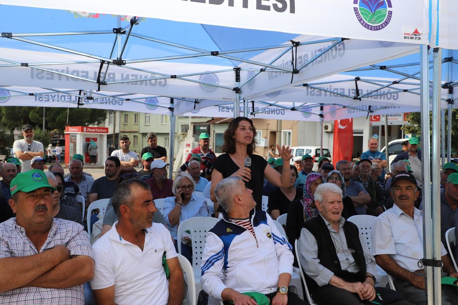 Başkan İbrahim Palaz Sarıköy’de vatandaşlarla buluştu, sorunlara çözüm sözü verdi
