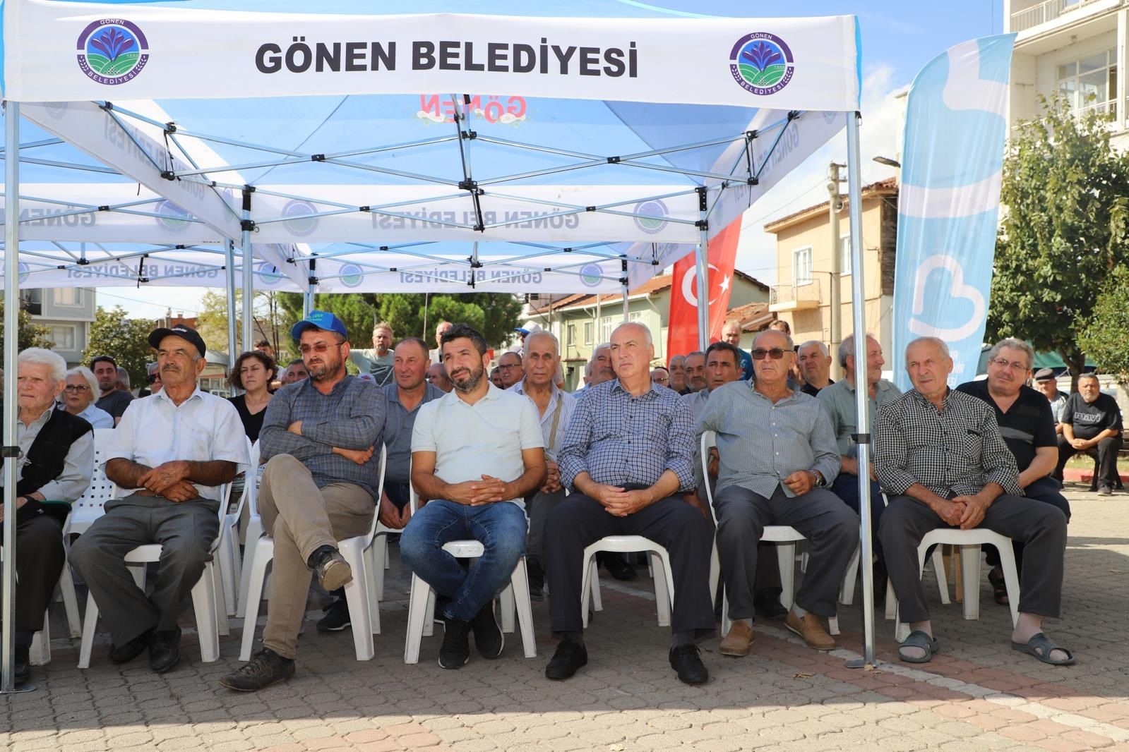 Başkan İbrahim Palaz Sarıköy’de vatandaşlarla buluştu, sorunlara çözüm sözü verdi
