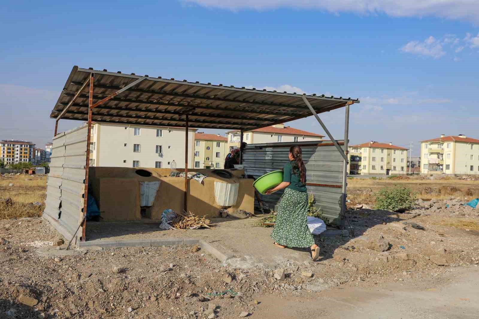 Belediye işlevsiz iki tandırı vatandaşların hizmetine sundu
