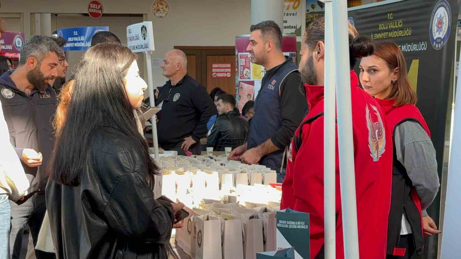 Öğrenciler daha güvenli hissetsin diye polis tüm birimleriyle sahaya indi
