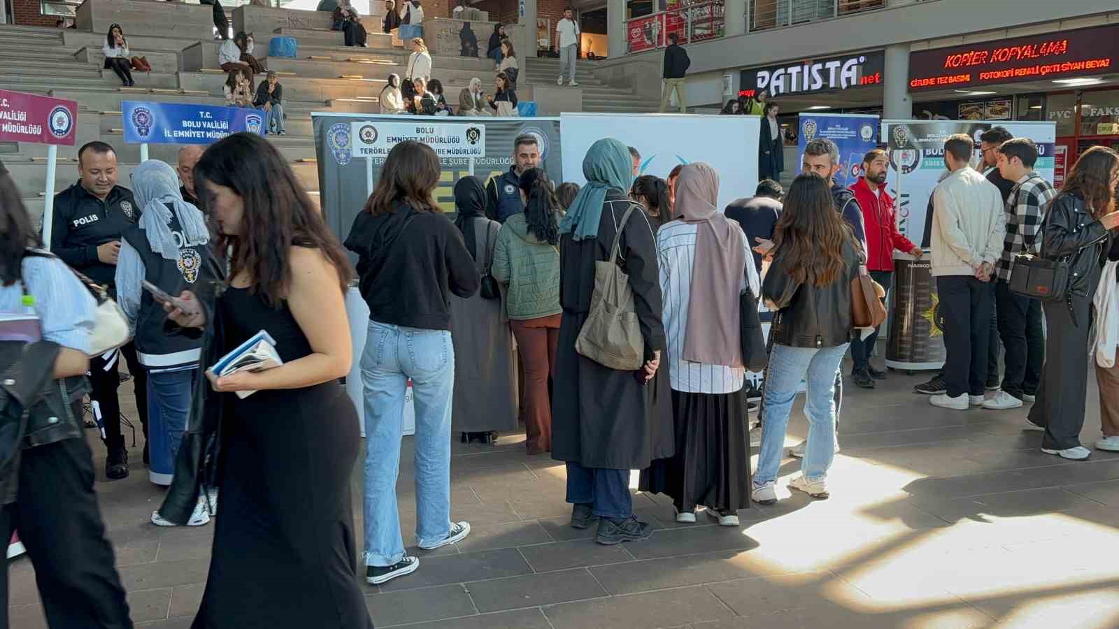 Öğrenciler daha güvenli hissetsin diye polis tüm birimleriyle sahaya indi
