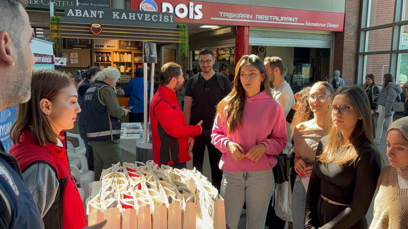 Öğrenciler daha güvenli hissetsin diye polis tüm birimleriyle sahaya indi
