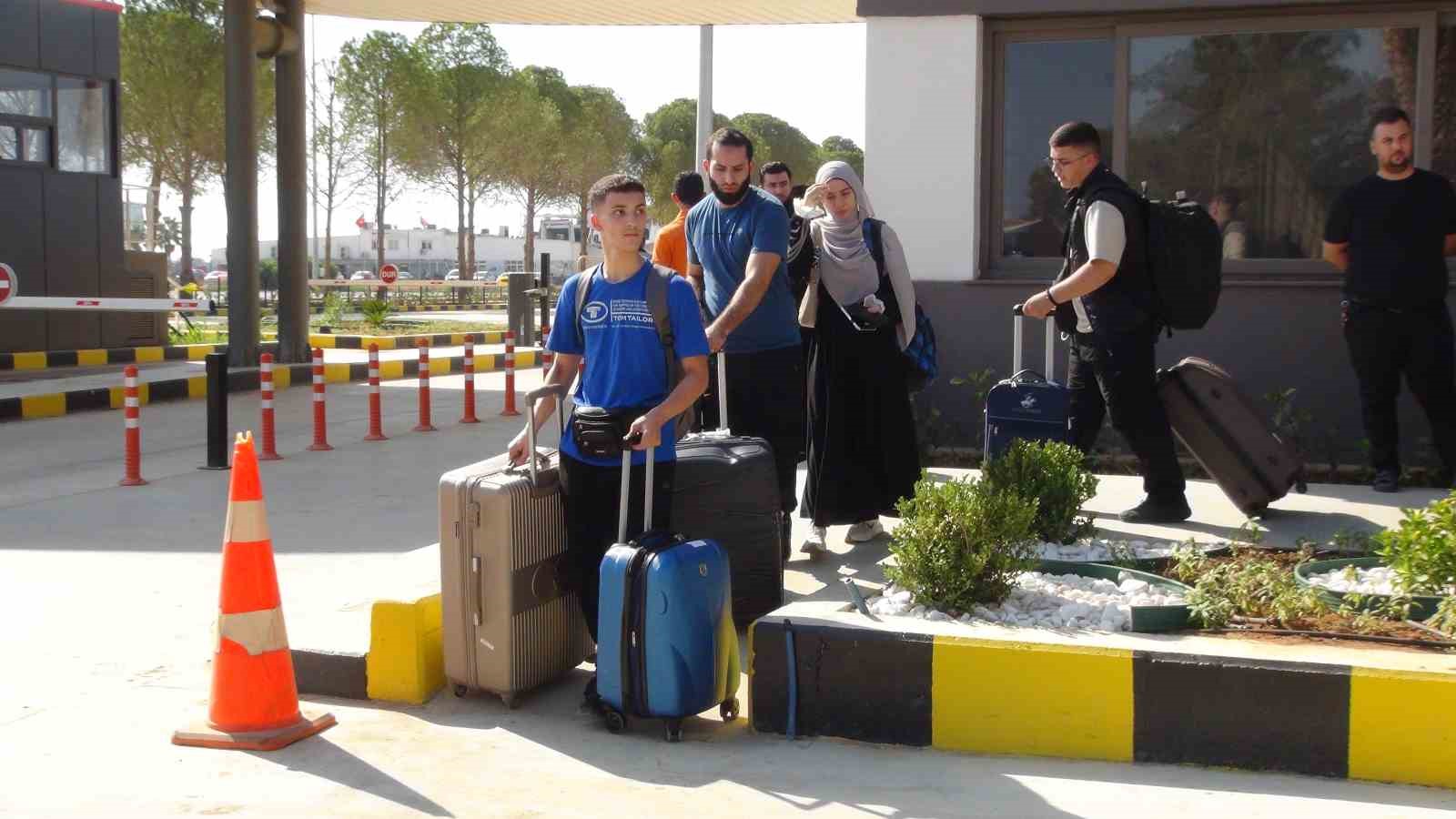 İsrail’in saldırılarından kaçanları taşıyan 5. gemi de geldi
