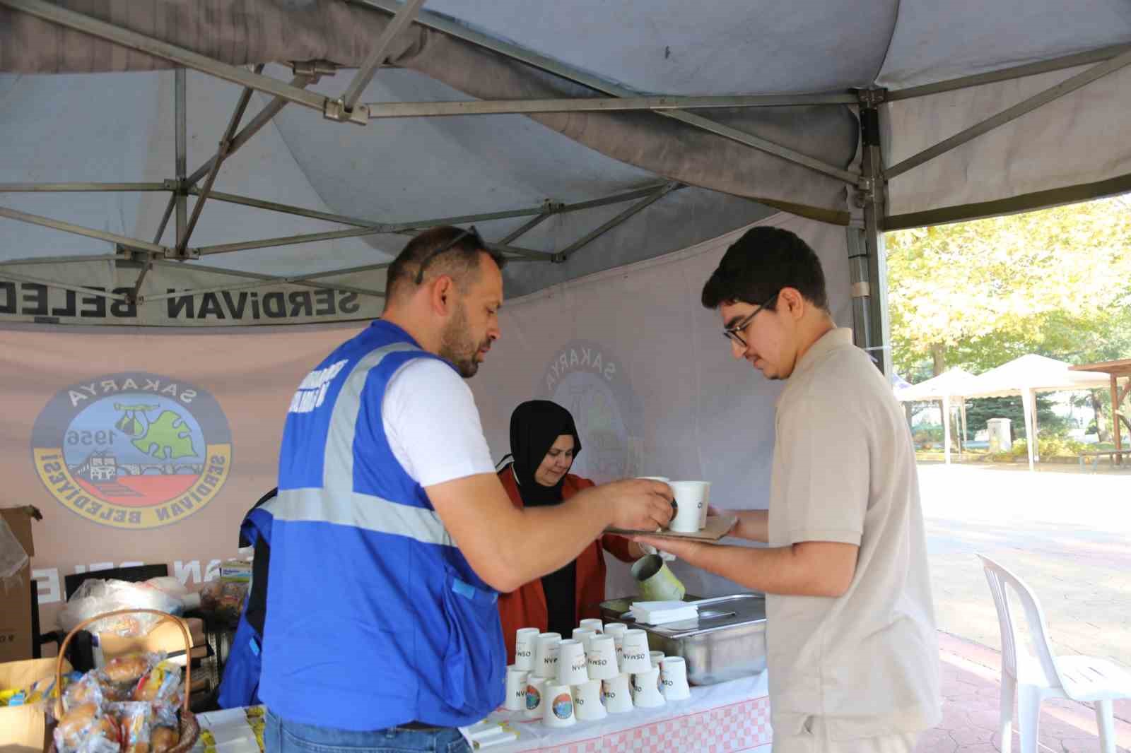 Üniversite öğrencilerine çorba ikramı
