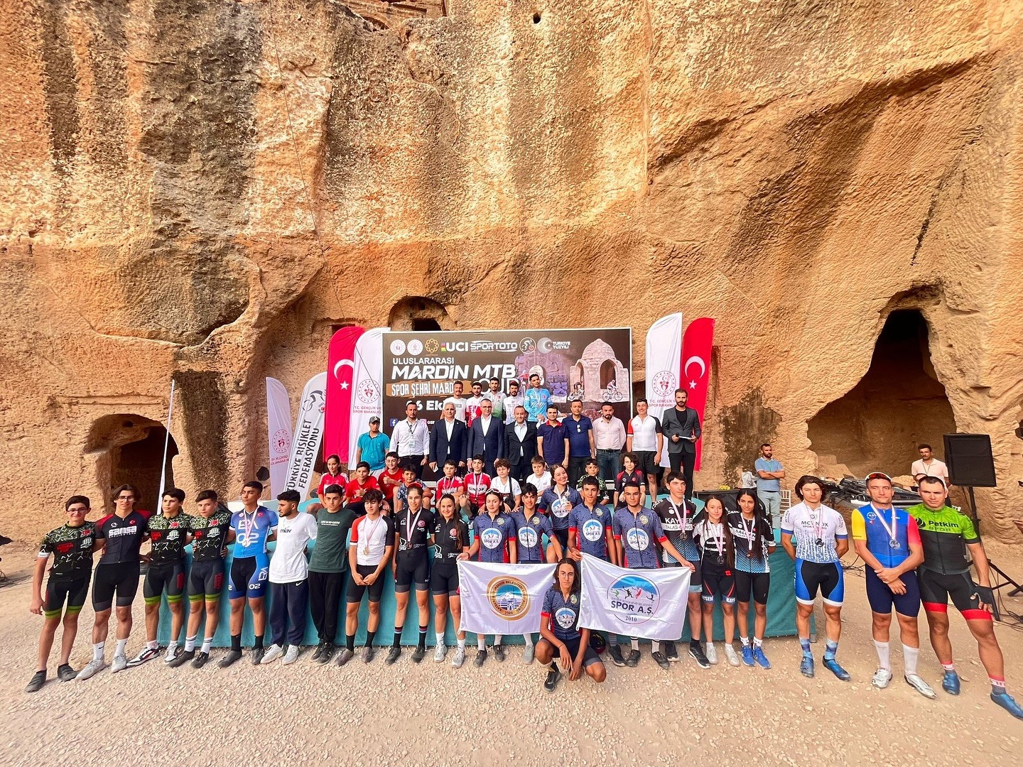 Kayserili bisikletçiler Mardin’den 6 madalya ile döndü
