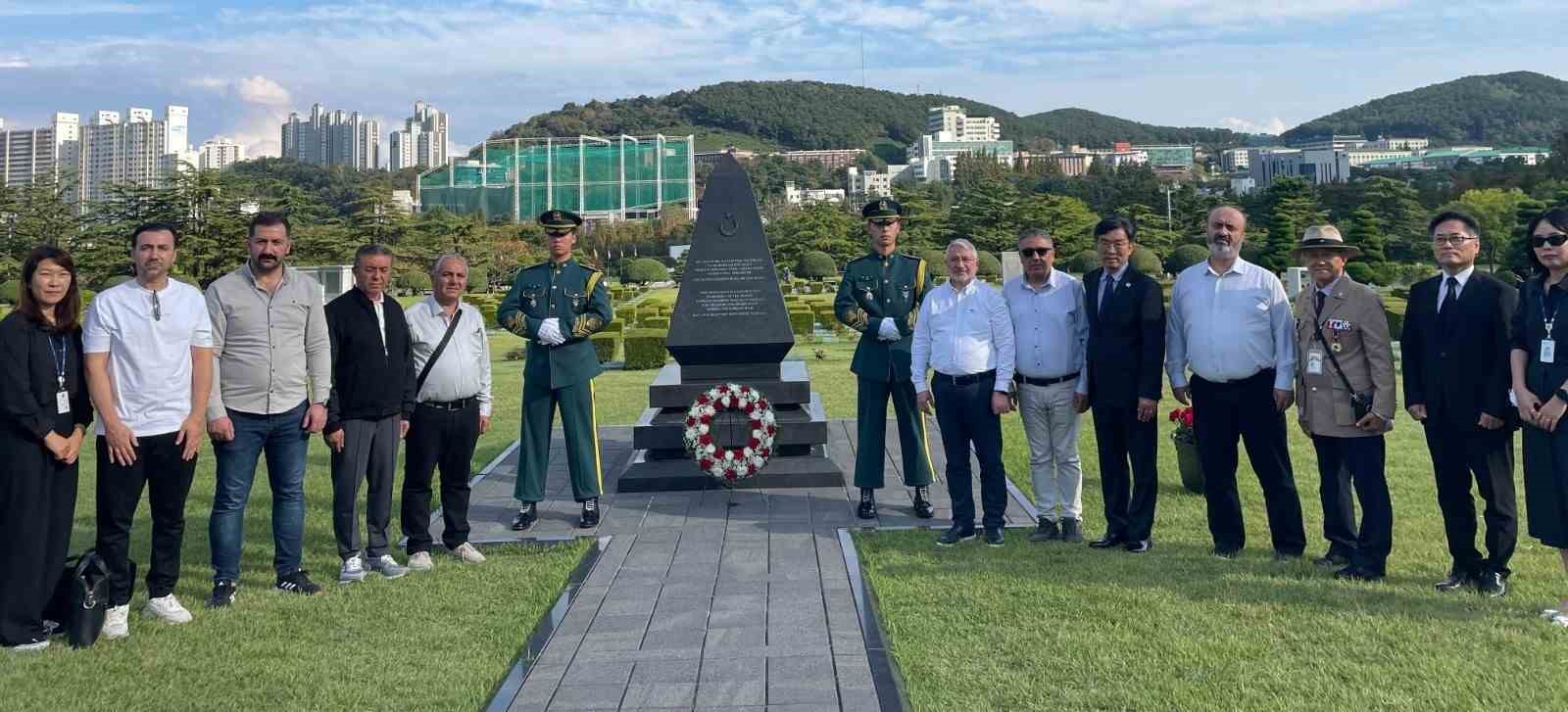 Çorum heyeti, Güney Kore’de Türk şehitliğini ziyaret etti
