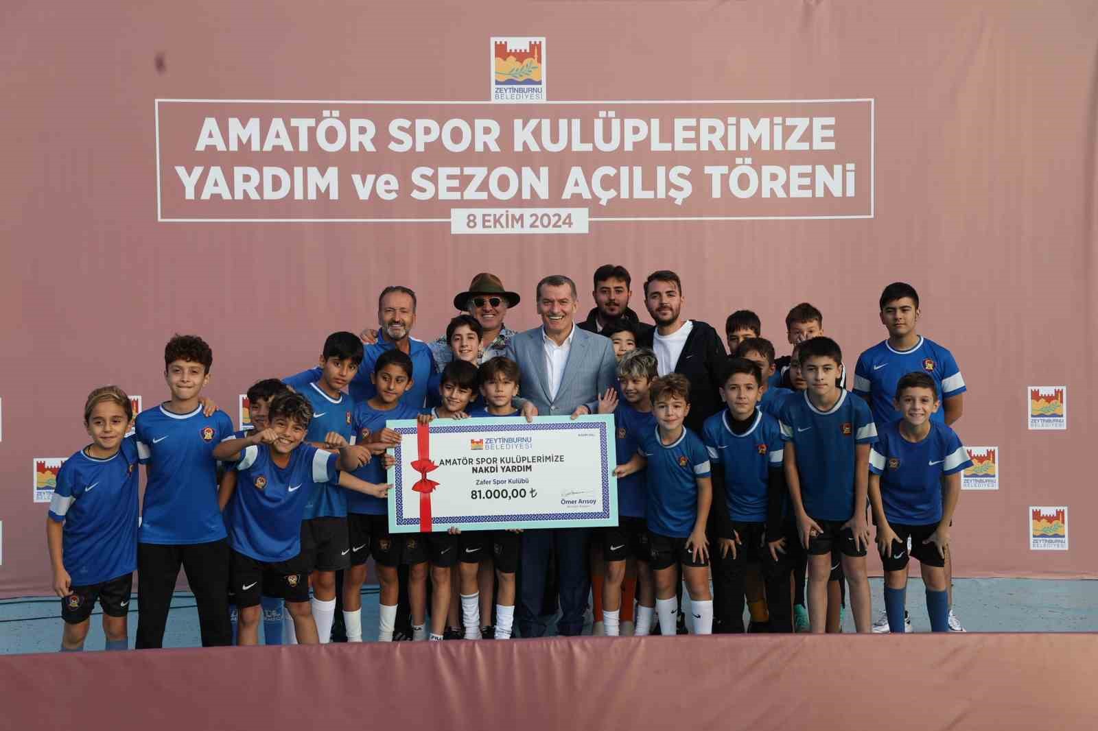 Zeytinburnu’ndaki Amatör Futbol Kulüplerine nakit desteği devam ediyor
