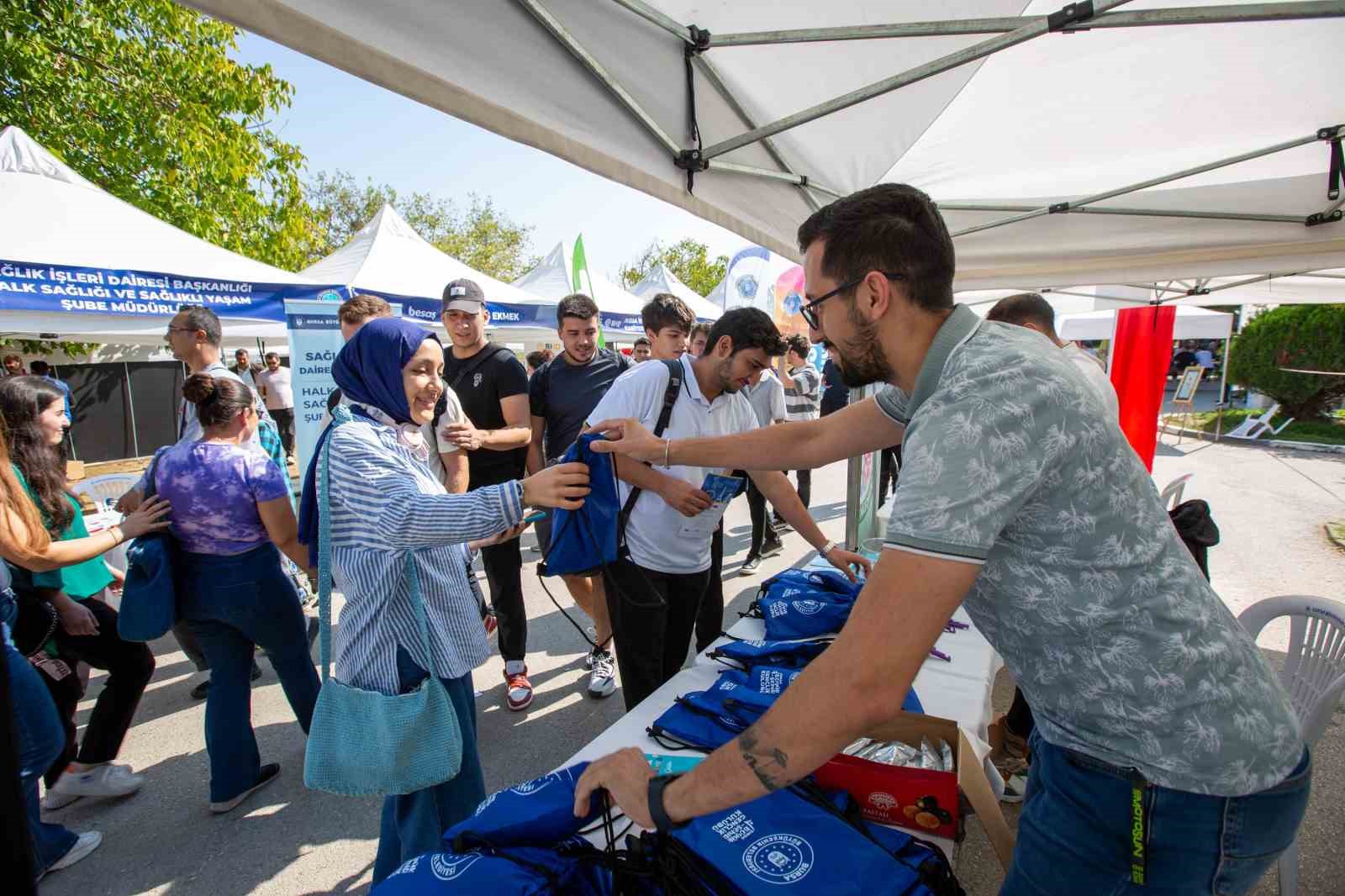 Bursa’da üniversiteli gençlere sıcak karşılama
