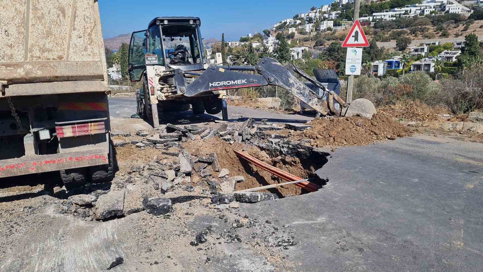 Bodrum’da ana isale hattı patladı
