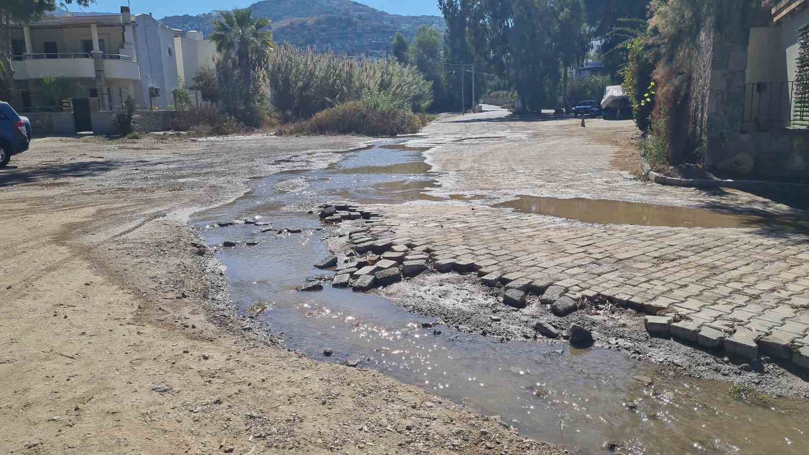 Bodrum’da ana isale hattı patladı
