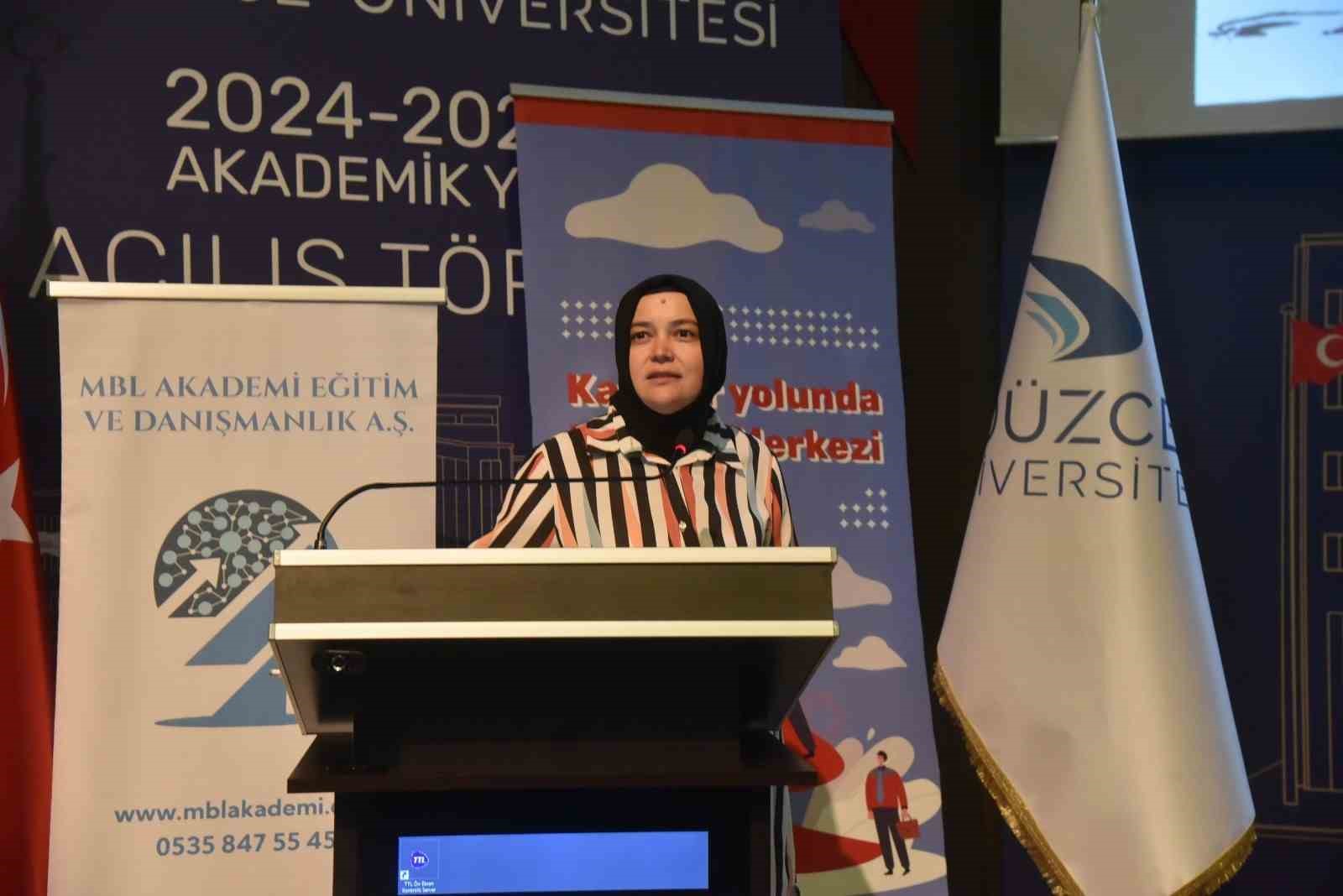 Düzce Üniversitesi beden dilini öğretti
