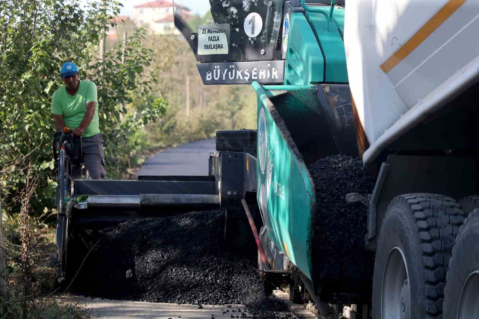 Hendek’in o mahallesi asfalt ile buluştu
