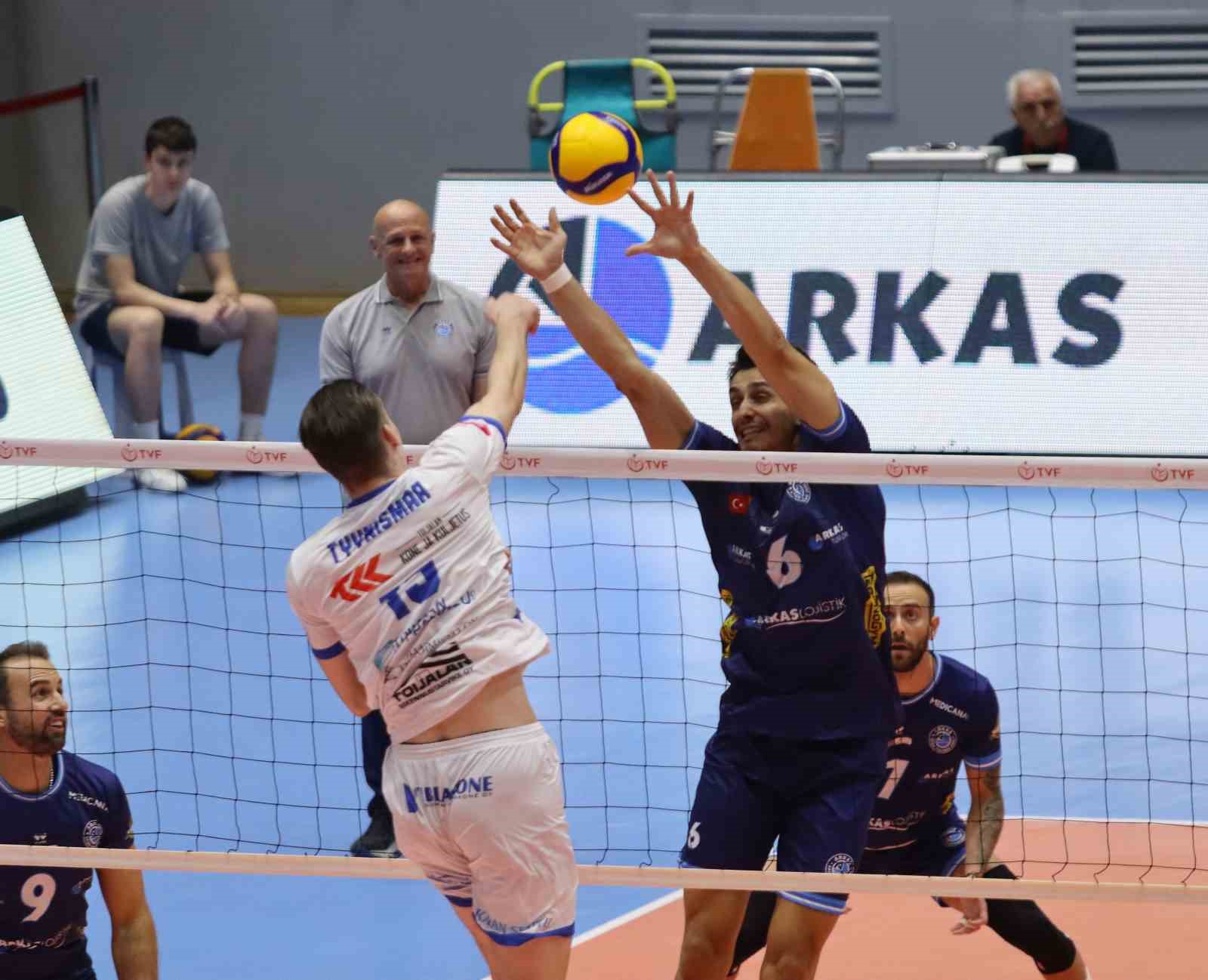 CEV Challenge Cup: Arkas Spor: 1 - Akaa Volley: 3
