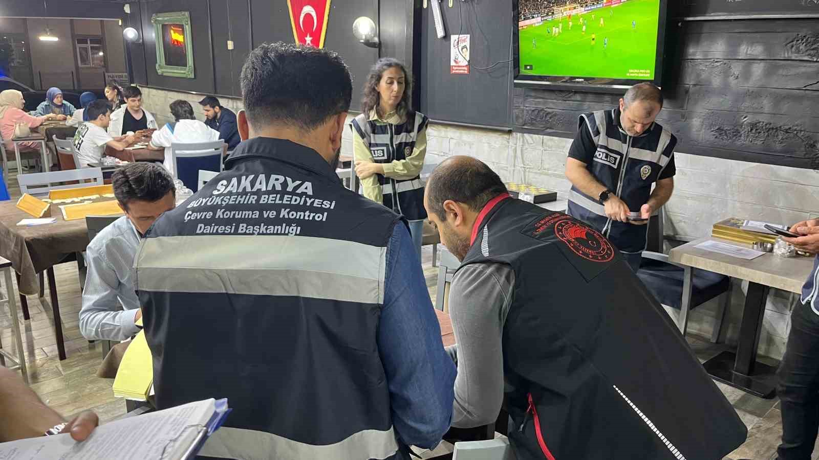 Sakarya’da kafeler bölgesinde geniş çaplı denetim
