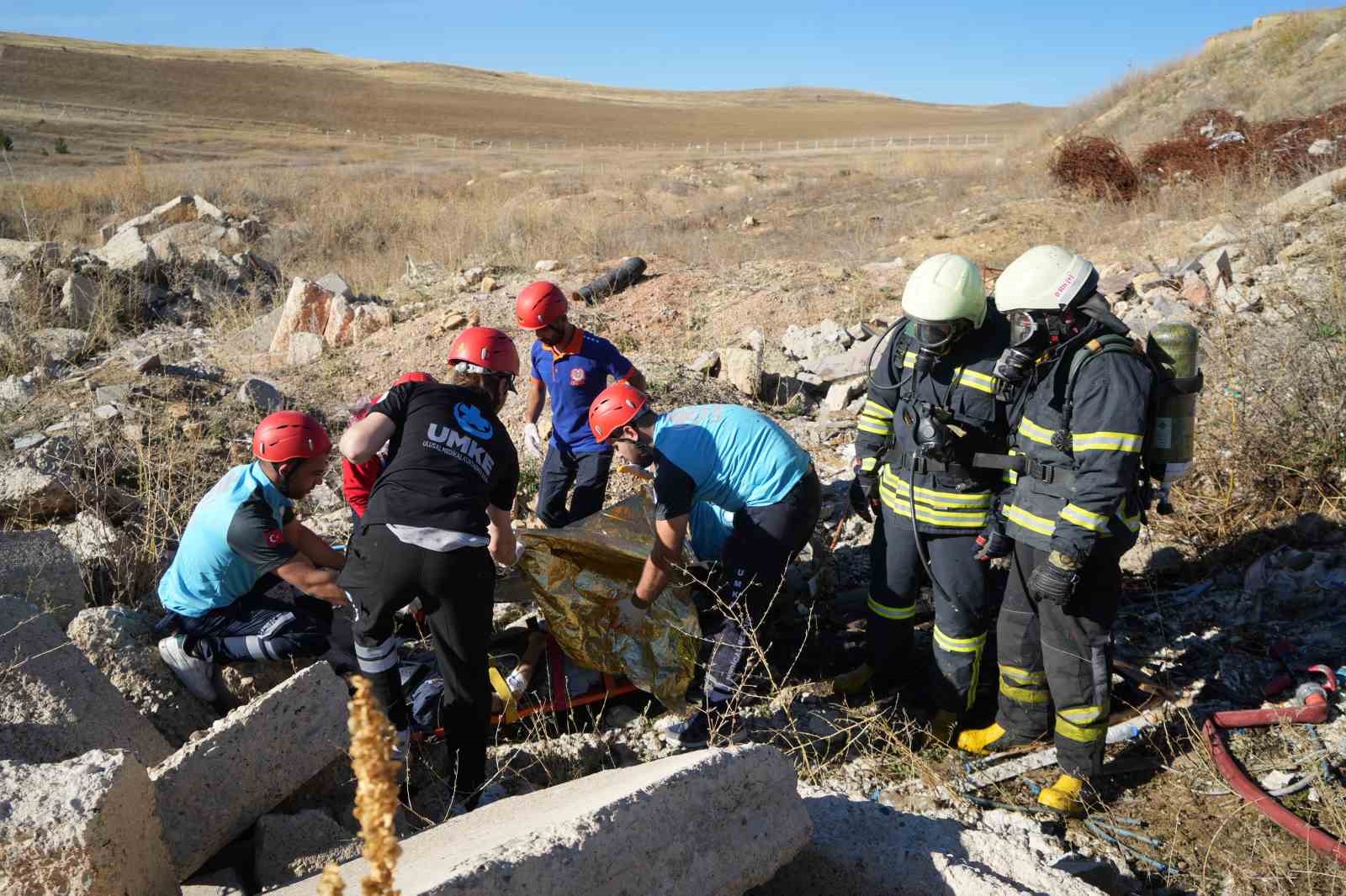 Bayburt’ta yapılan 5.8’lik deprem tatbikatı gerçeği aratmadı
