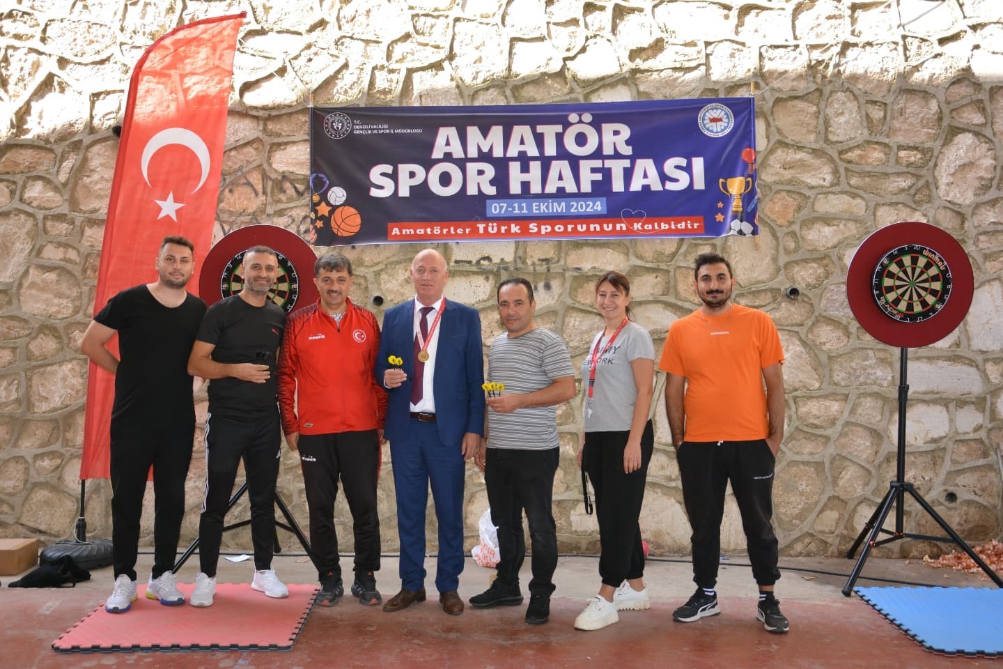 Başkan Kumral gençlerle birlikte spor yaptı
