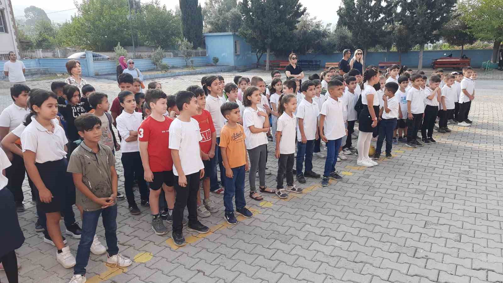 İlkokul öğrencileri, 2 yıldır güne sporla başlıyor
