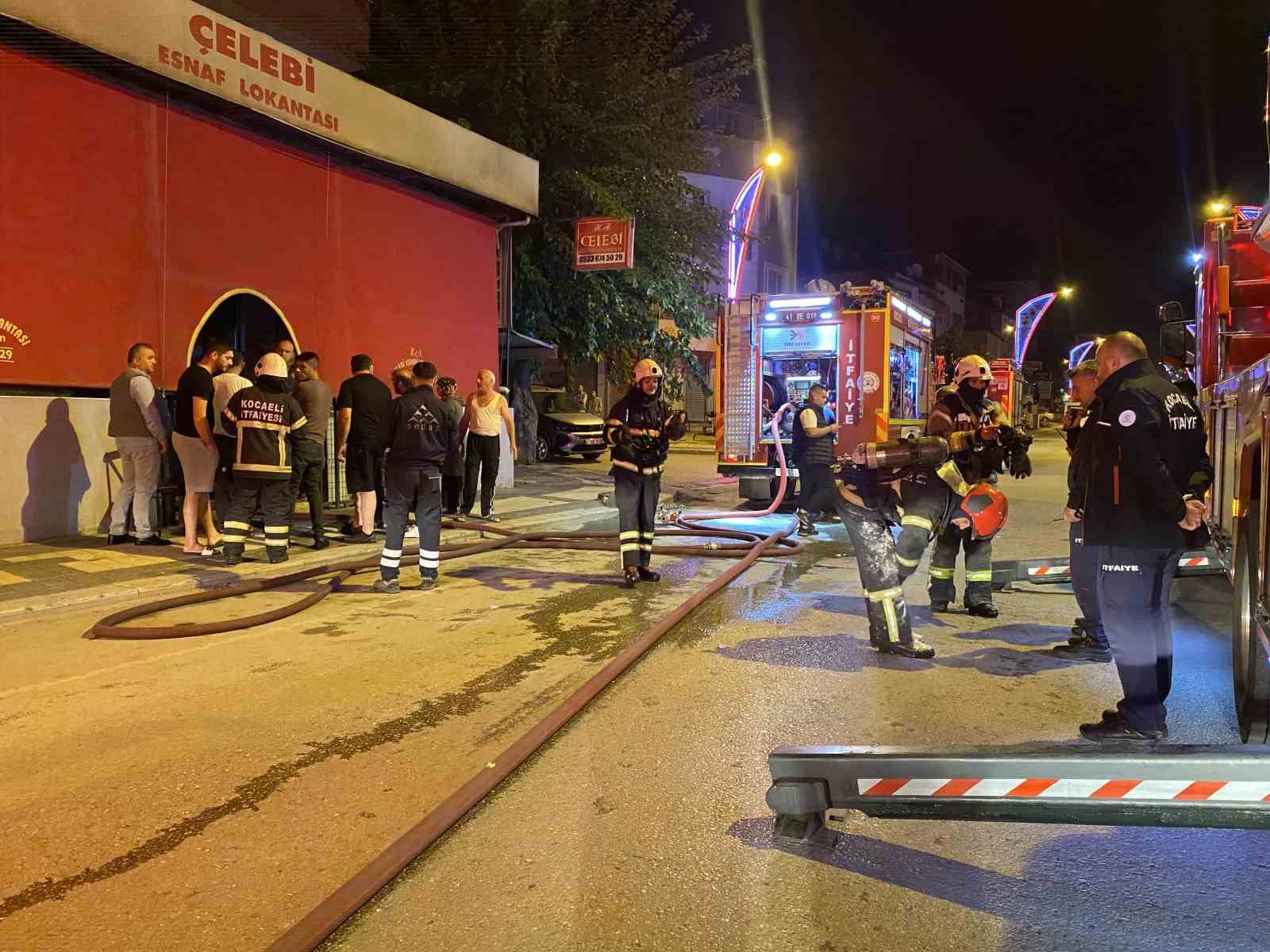 Buzdolabı lokantada yangın çıkardı
