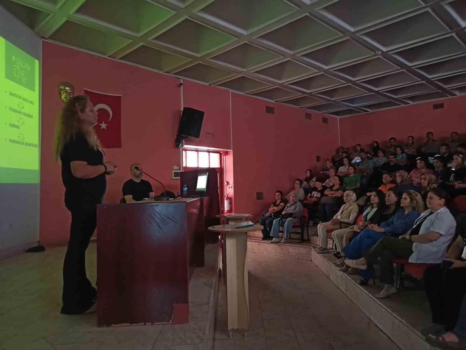 Aydın Devlet Hastanesi’nde uyuşturucu ile mücadele eğitimi
