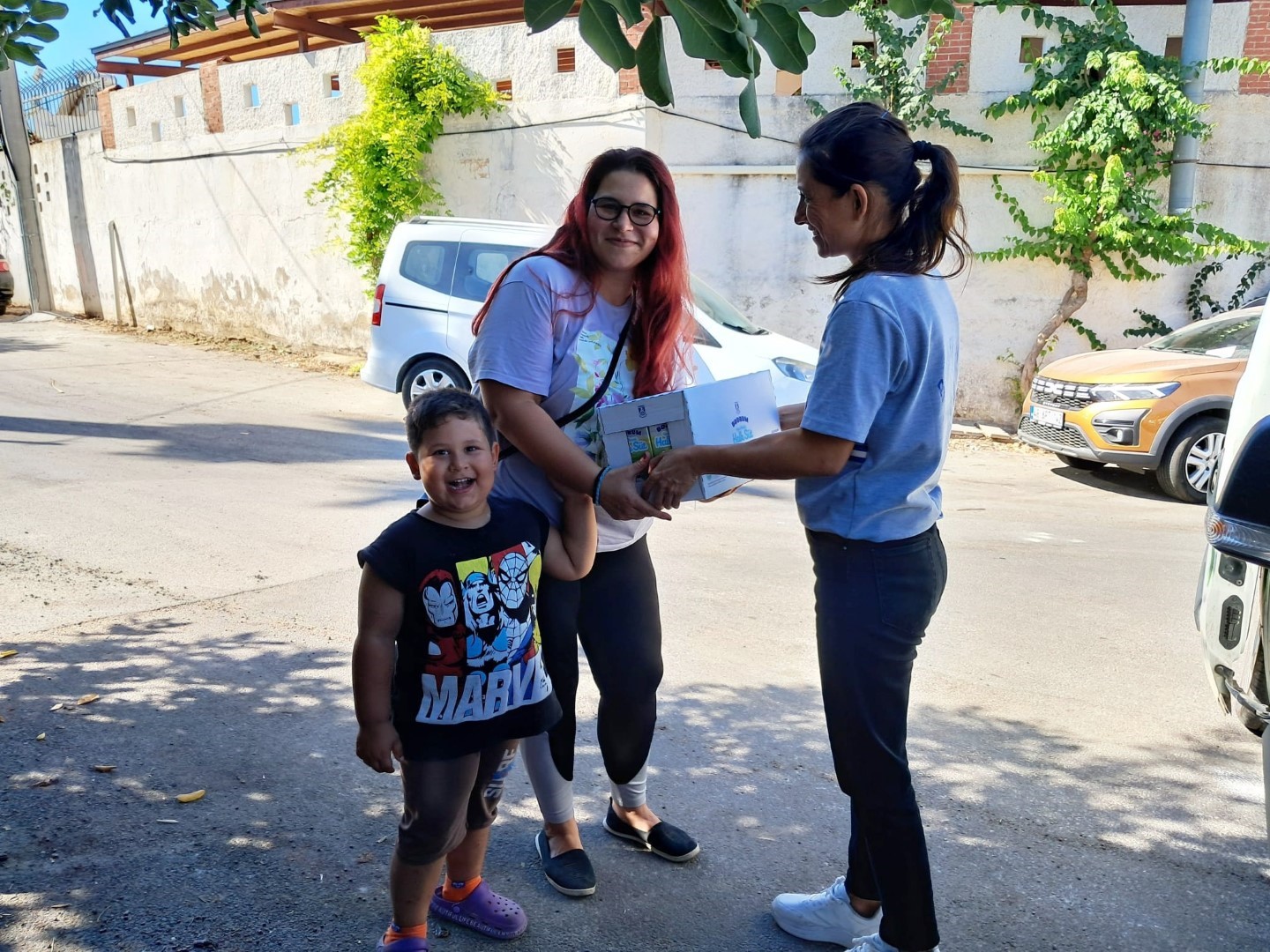 Halk Süt dağıtımı devam ediyor
