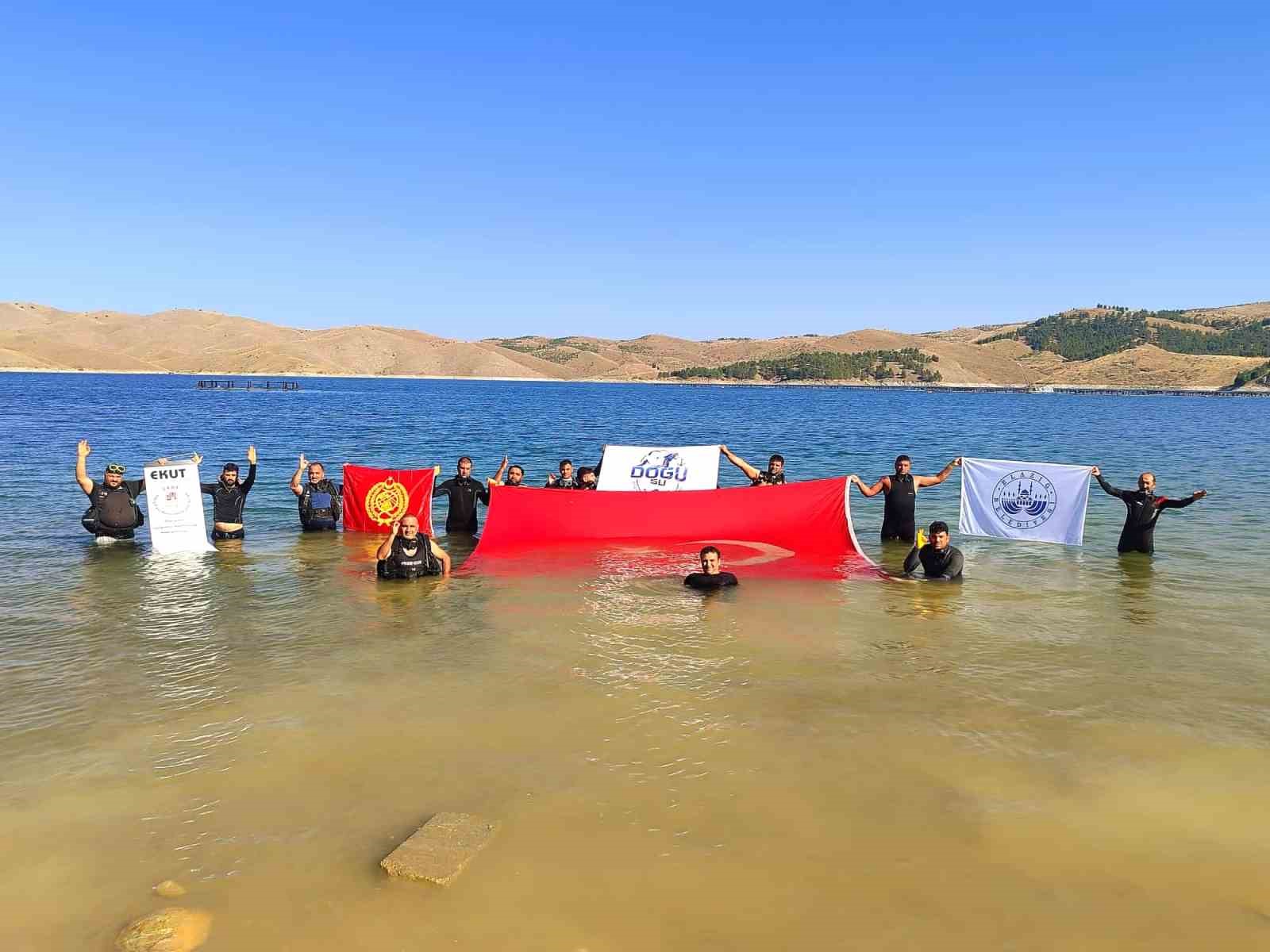 Elazığ’da itfaiye ve EKUT ekibine su altı arama kurtarma eğitimi verildi
