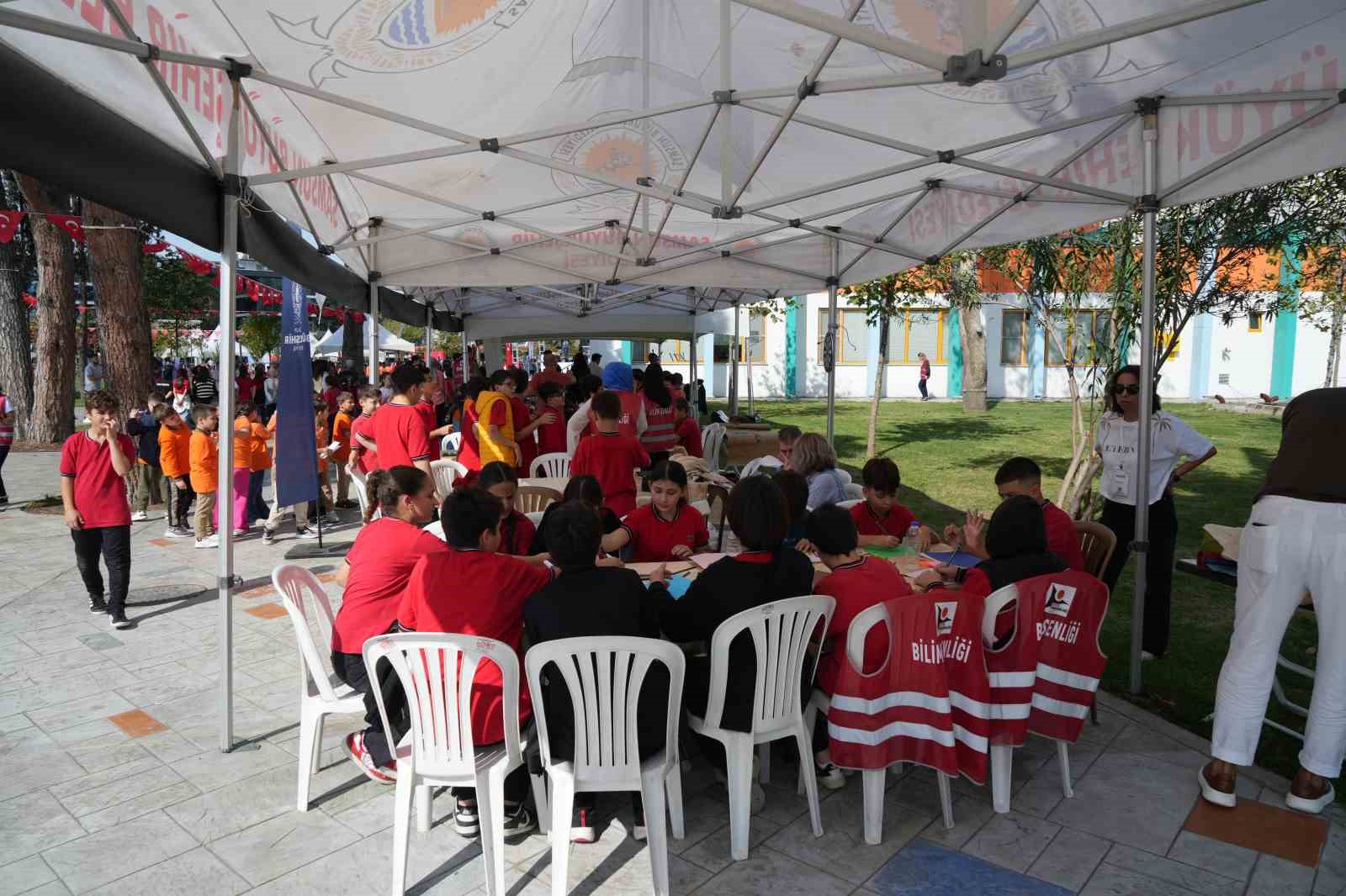 Samsun’da Bilim Benliği: Öğrenciler 55 farklı atölye ile buluştu
