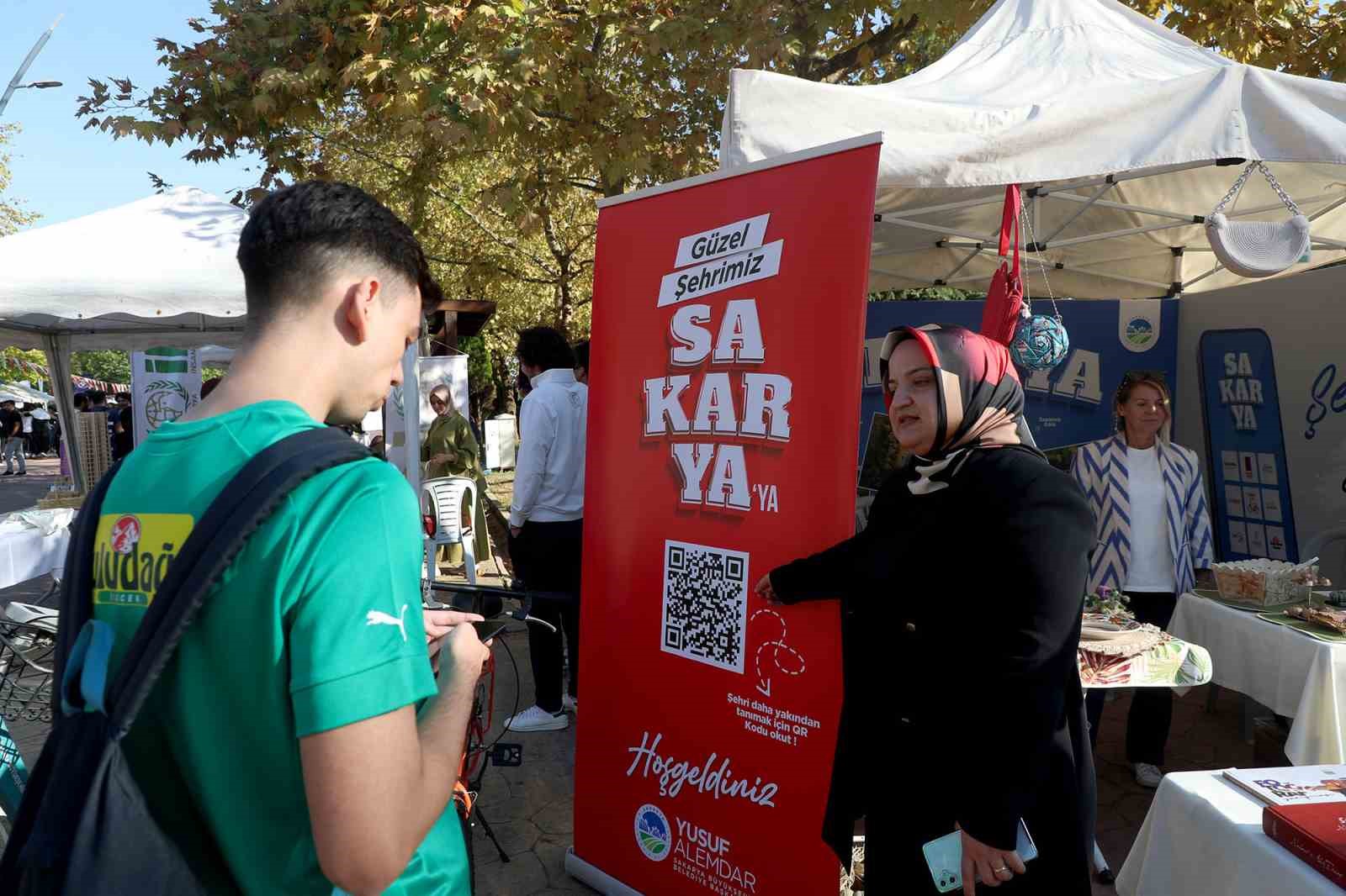 Sakarya’nın yeni misafirleri şehri Büyükşehirle tanıyor
