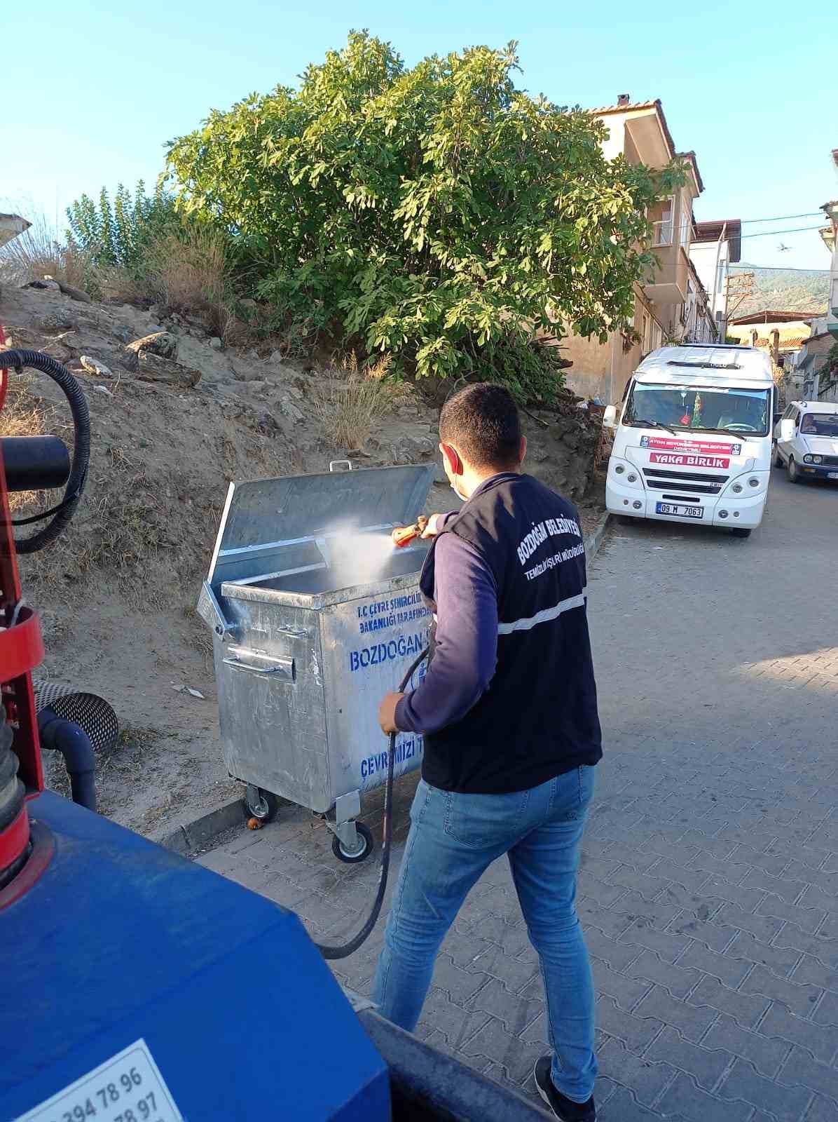 Bozdoğan Belediyesi’nden çöp konteyneri temizliği çalışmaları devam ediyor
