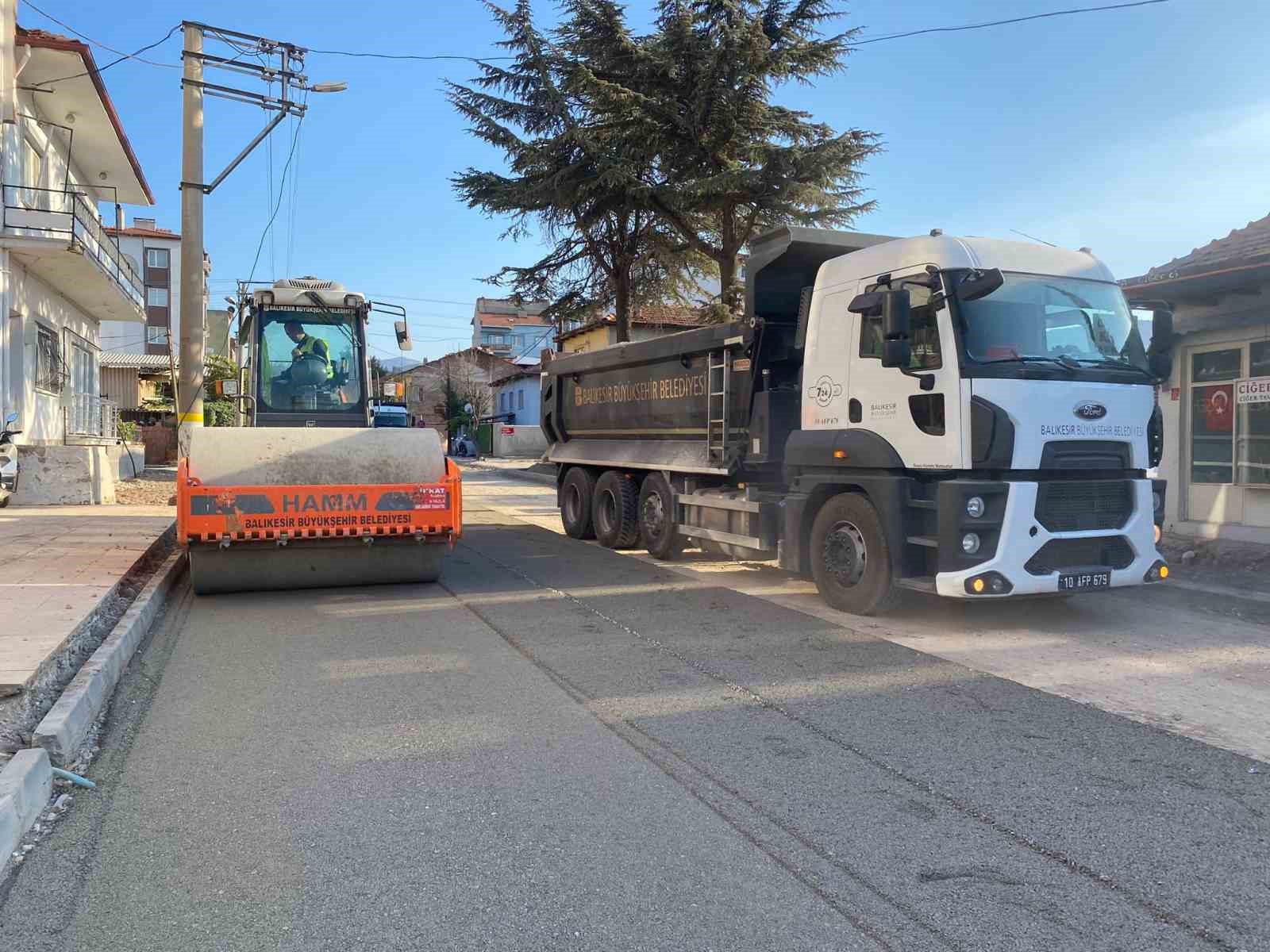 Vatandaş asfalt istedi Başkan Sak yaptı
