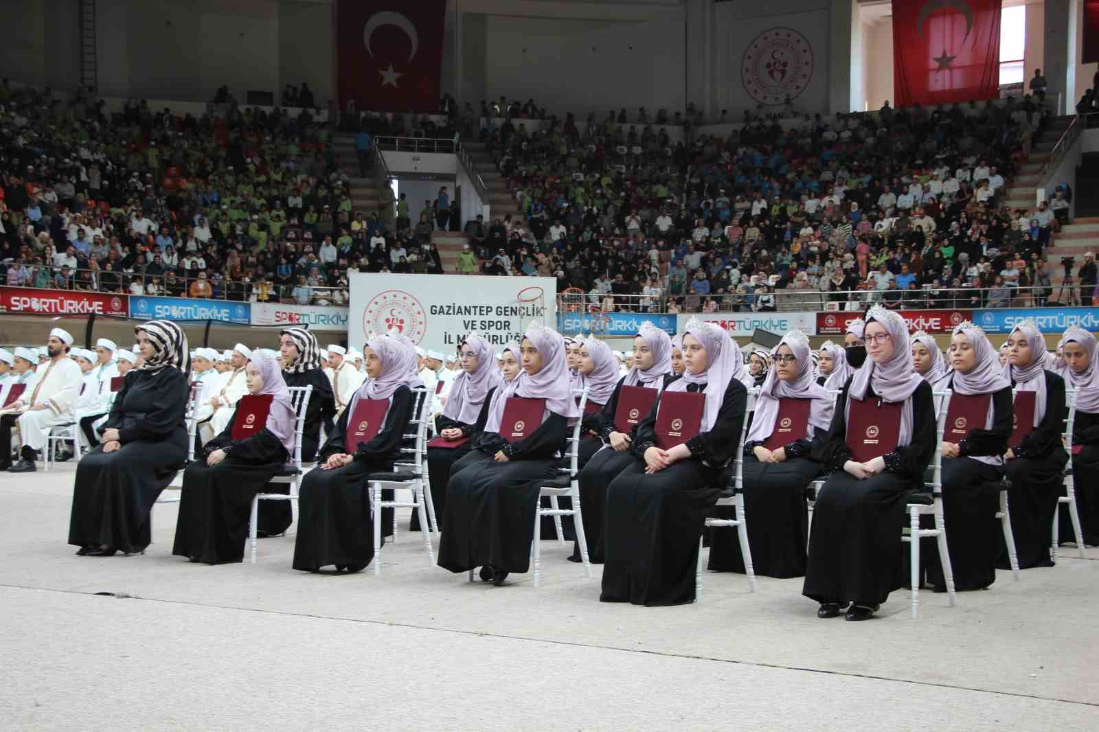 Gaziantep’te 227 hafızlık öğrencisi icazet belgesi aldı
