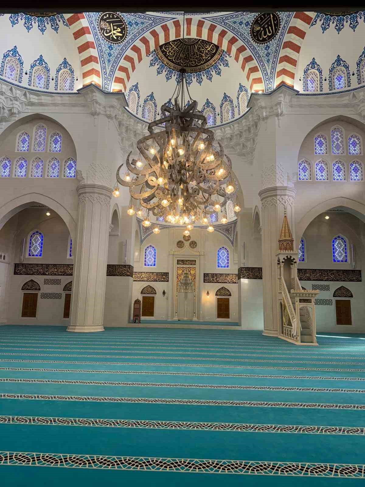 Cumhurbaşkanı Erdoğan ile Arnavutluk Başbakanı Rama, Namazgah Camii’ni ibadete açtı
