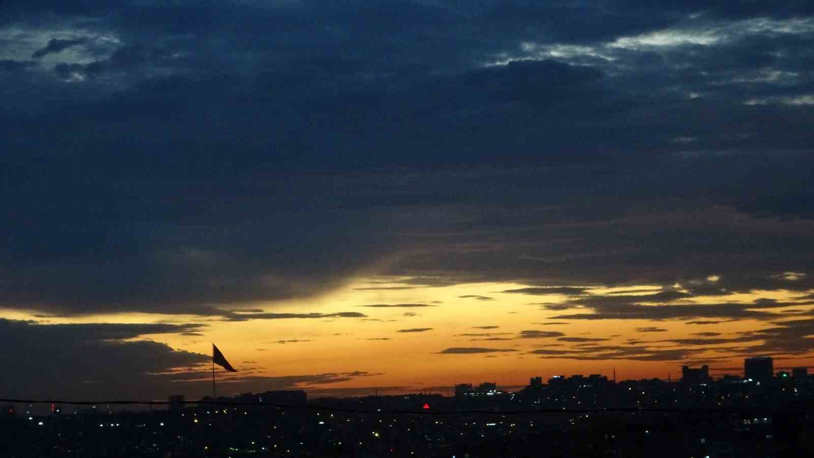 Beyoğlu’nda gün batımı manzarası hayran bıraktı
