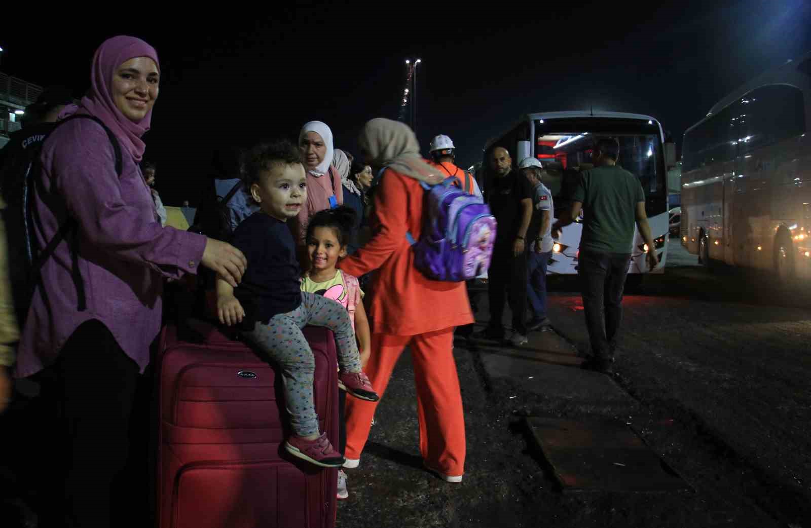 Lübnan’dan gelen ikinci gemideki yolcuların tahliyesi de tamamlandı
