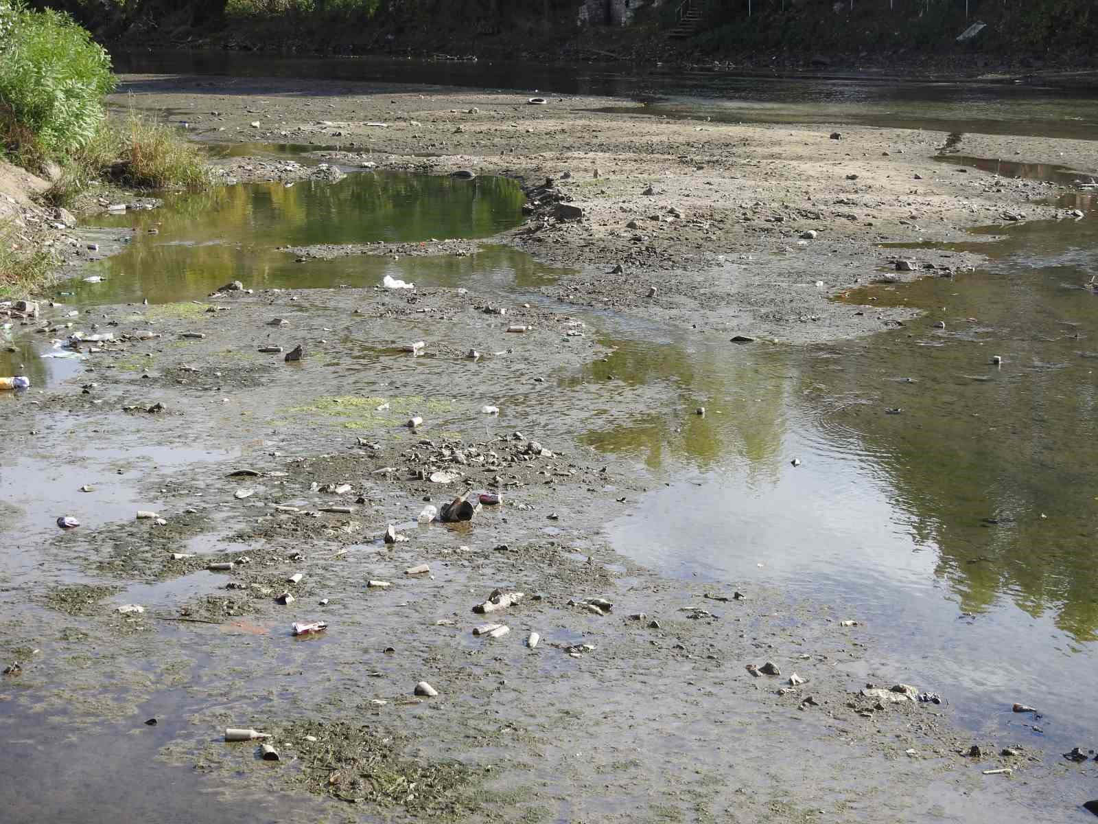 Tunca Nehri ’hurdalığa’ dönüştü
