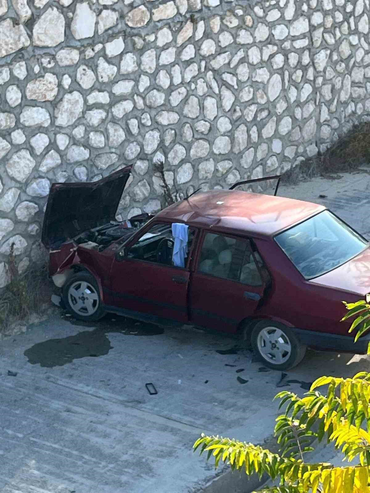 Burdur’da çaya düşen otomobil sürücüsünü itfaiye kurtardı
