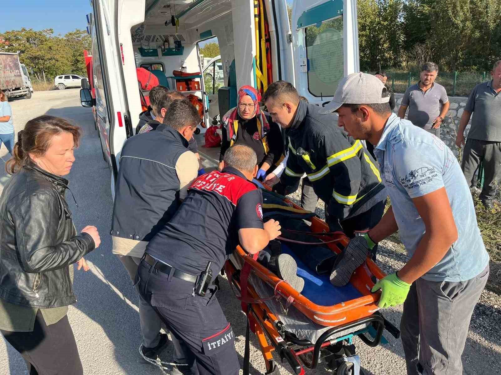 Burdur’da çaya düşen otomobil sürücüsünü itfaiye kurtardı
