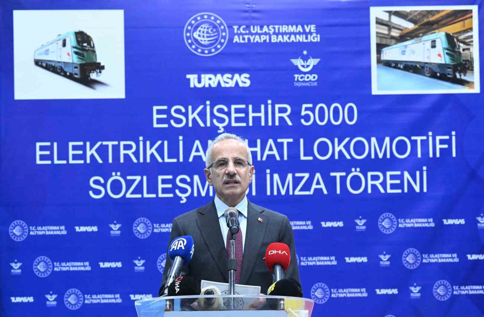 İlk yerli ve milli elektrikli ana hat lokomotifi 2025 yılında raylara inecek
