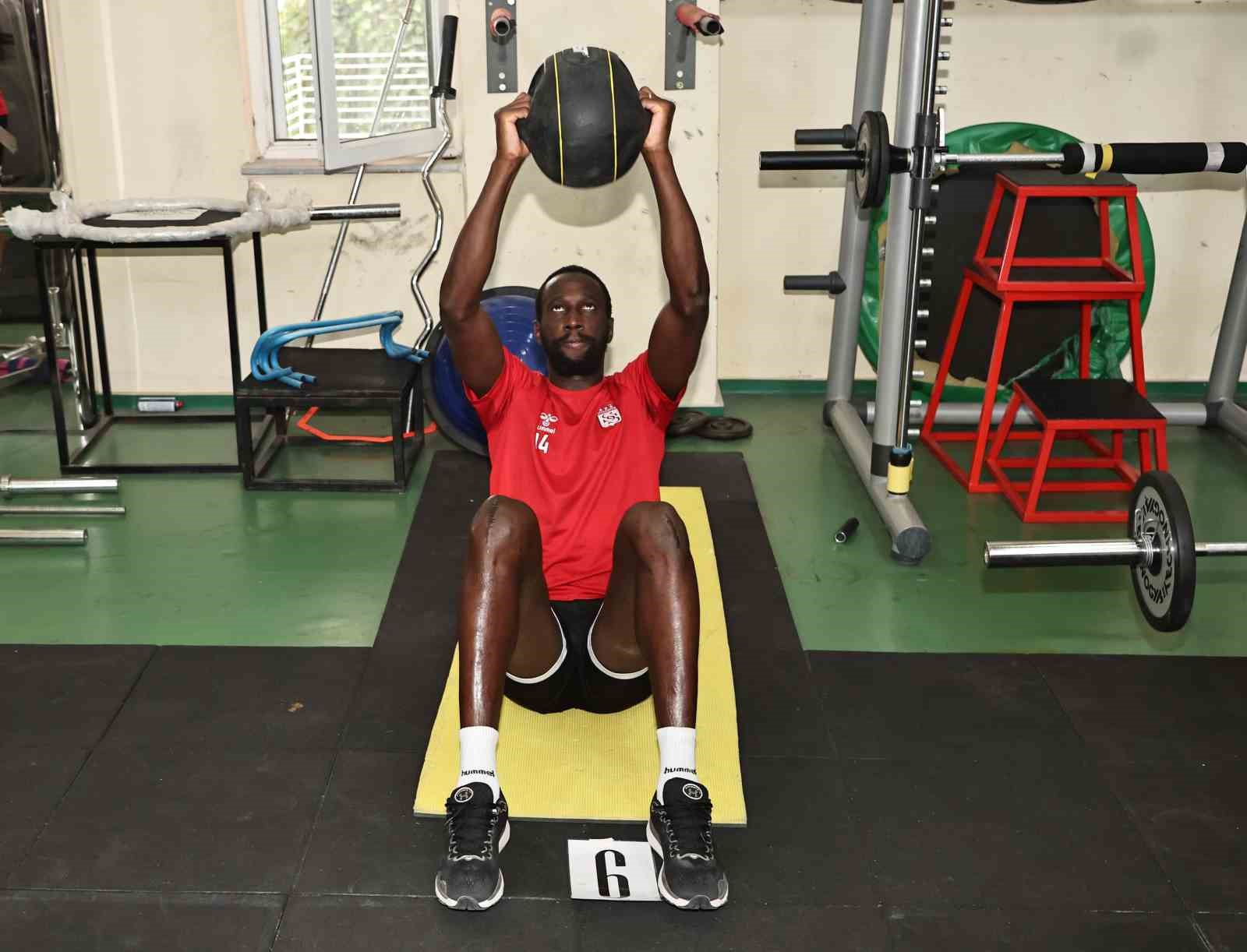 Sivasspor, fitness salonunda çalıştı
