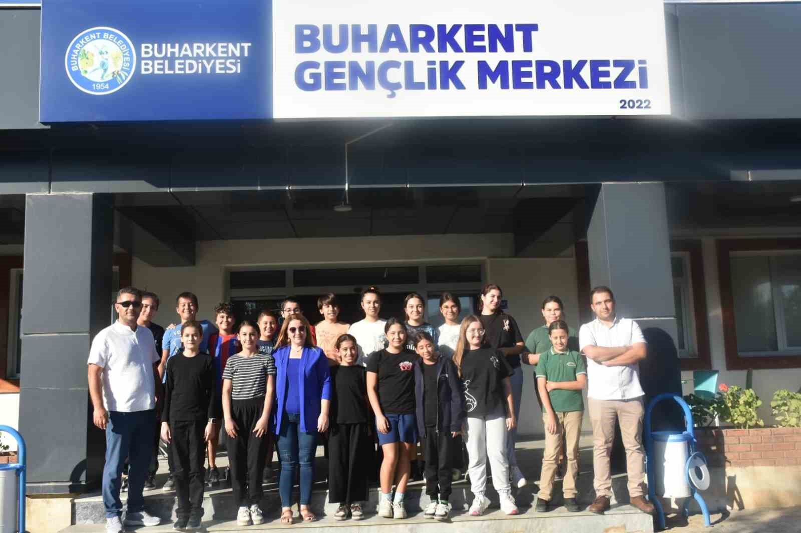 Buharkent Gençlik Merkezi’nde İngilizce kursu başladı
