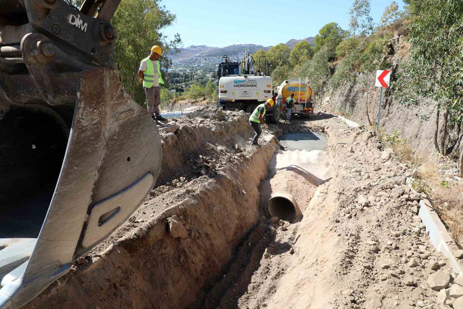 Bodrum’un arızalı içme suyu hatları yenilenmeye devam ediyor
