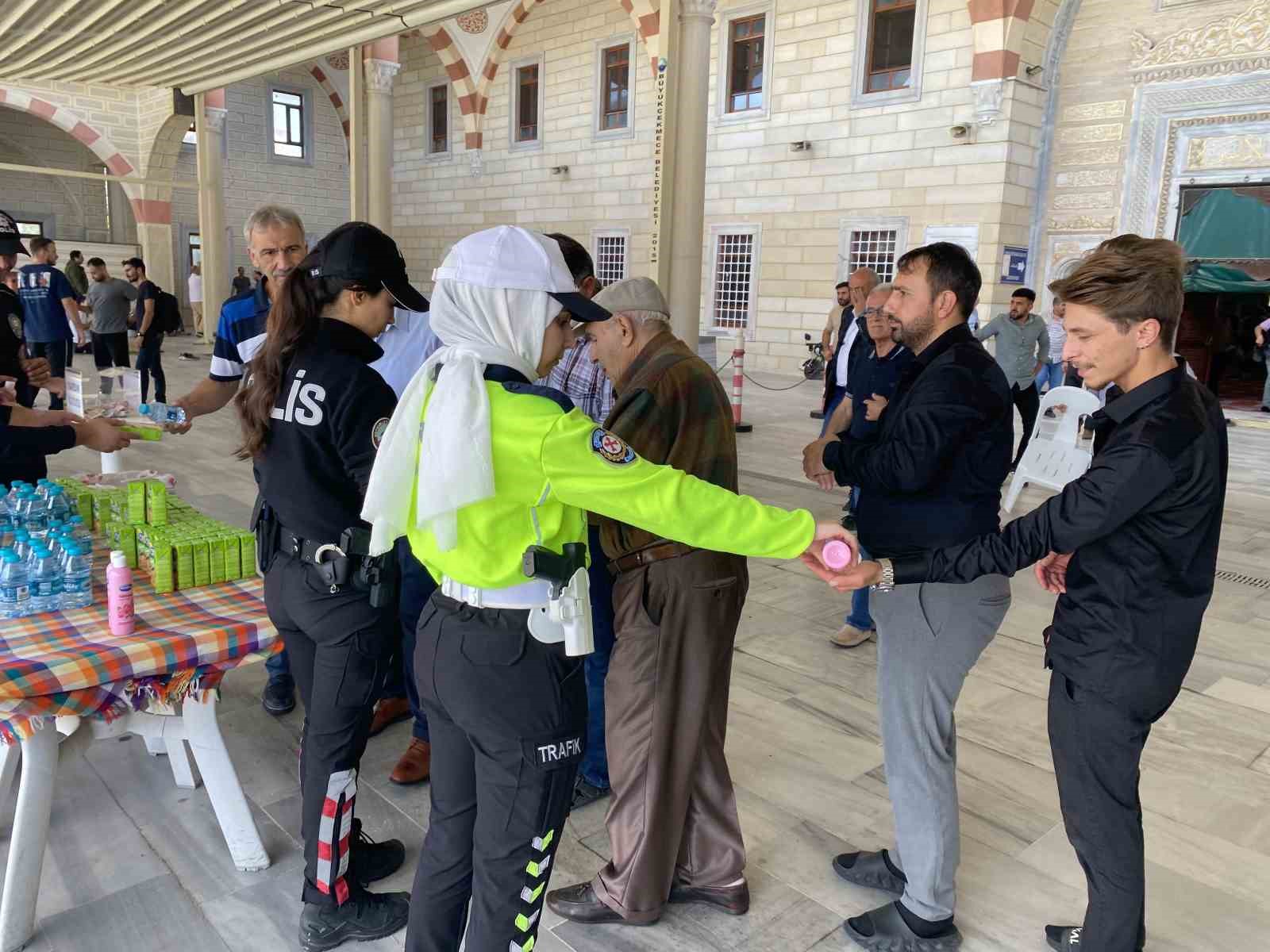 Şehit Polis Cihat Ermiş ölüm yıl dönümünde dualarla anıldı
