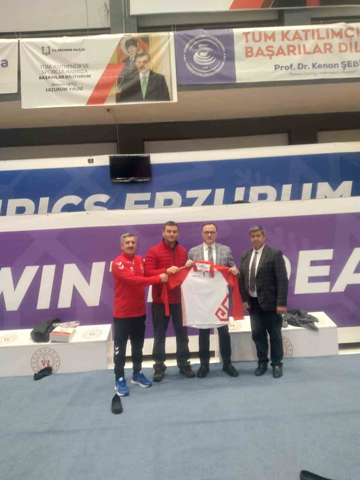 Milli Curlingçilere Kaymakam morali
