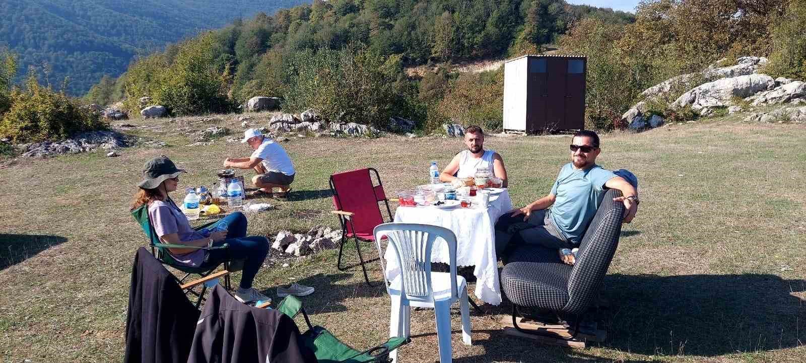 Karadenizli paraşütçüler, Kapıkaya’ya hayran kaldı
