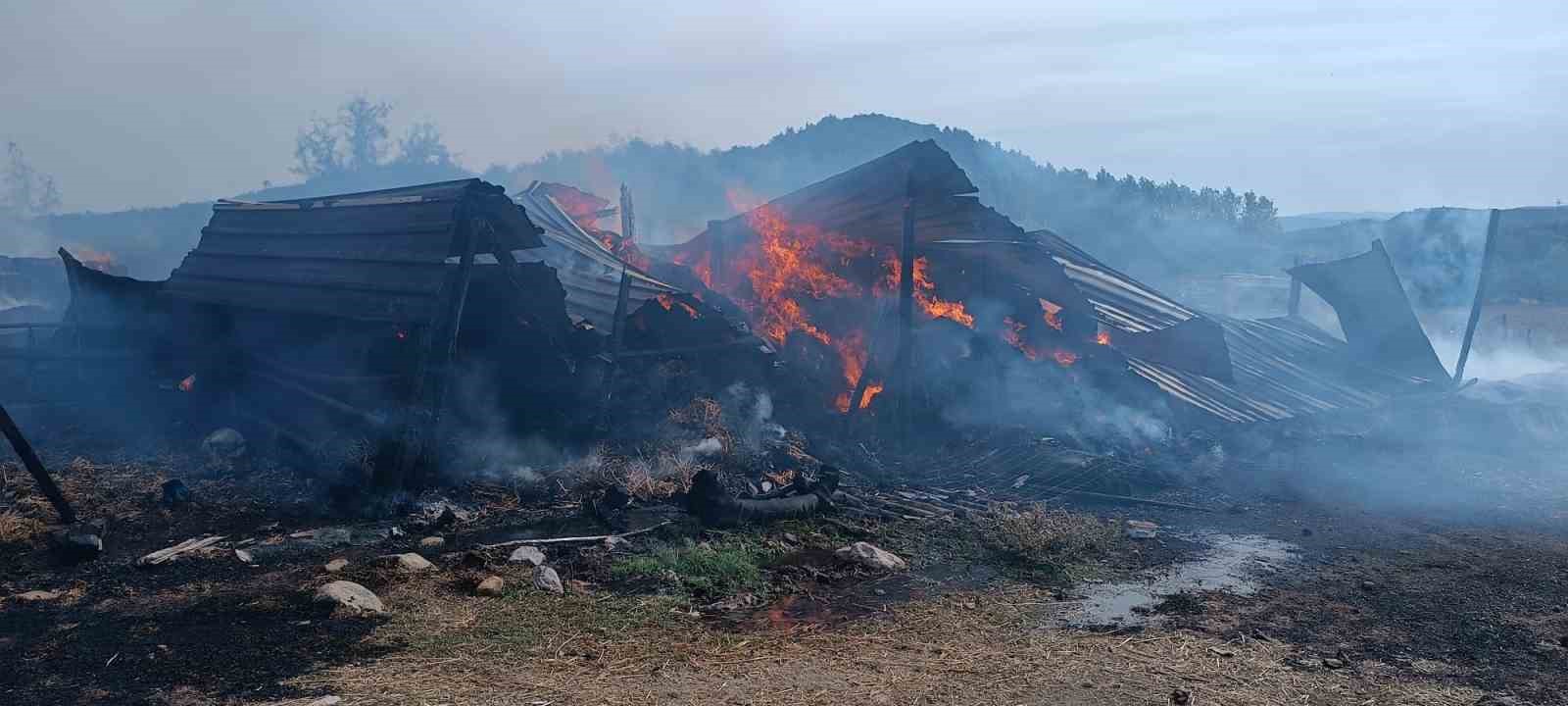 Çan’da saman deposunda yangın
