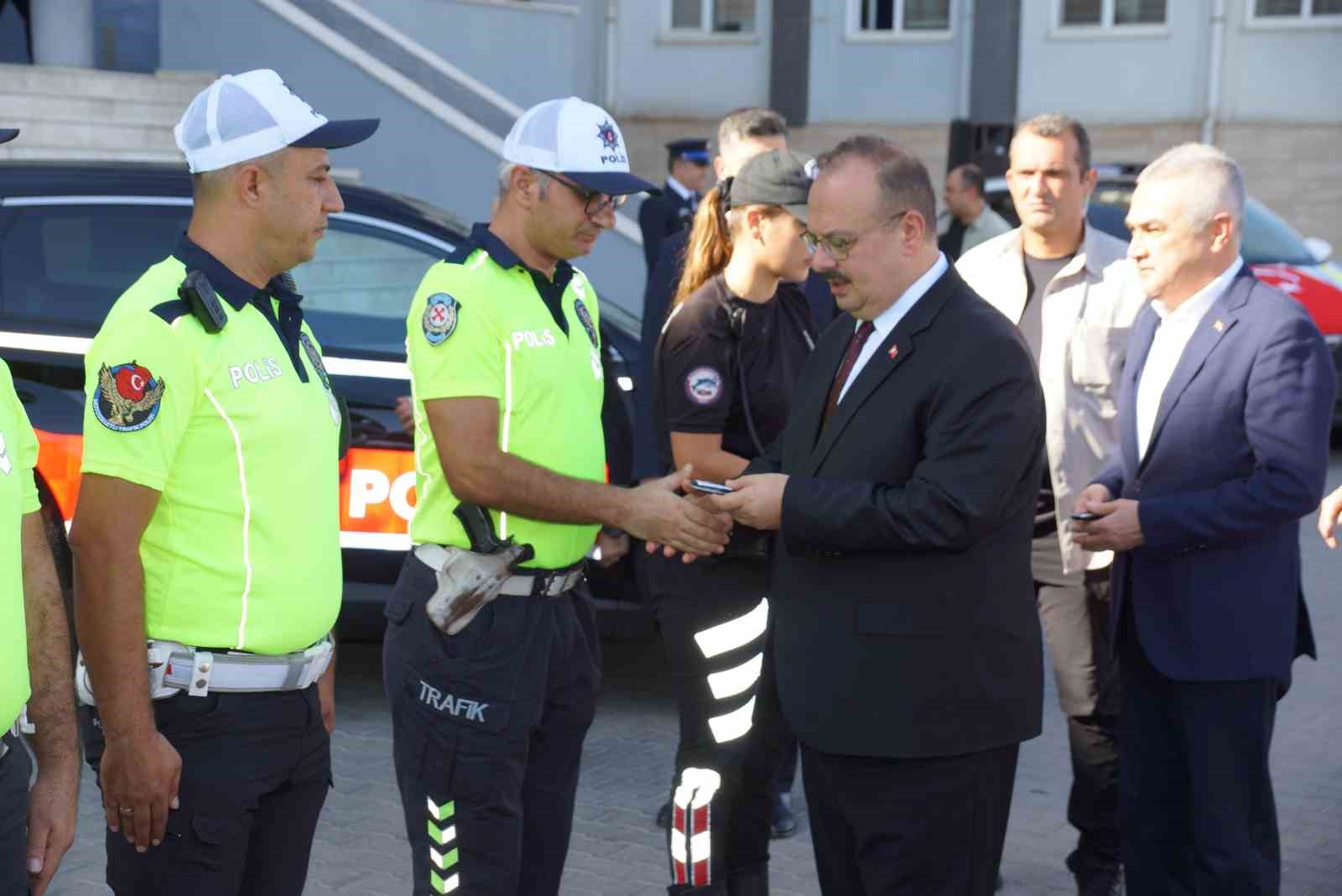 Aydın emniyetine yeni araçları teslim edildi
