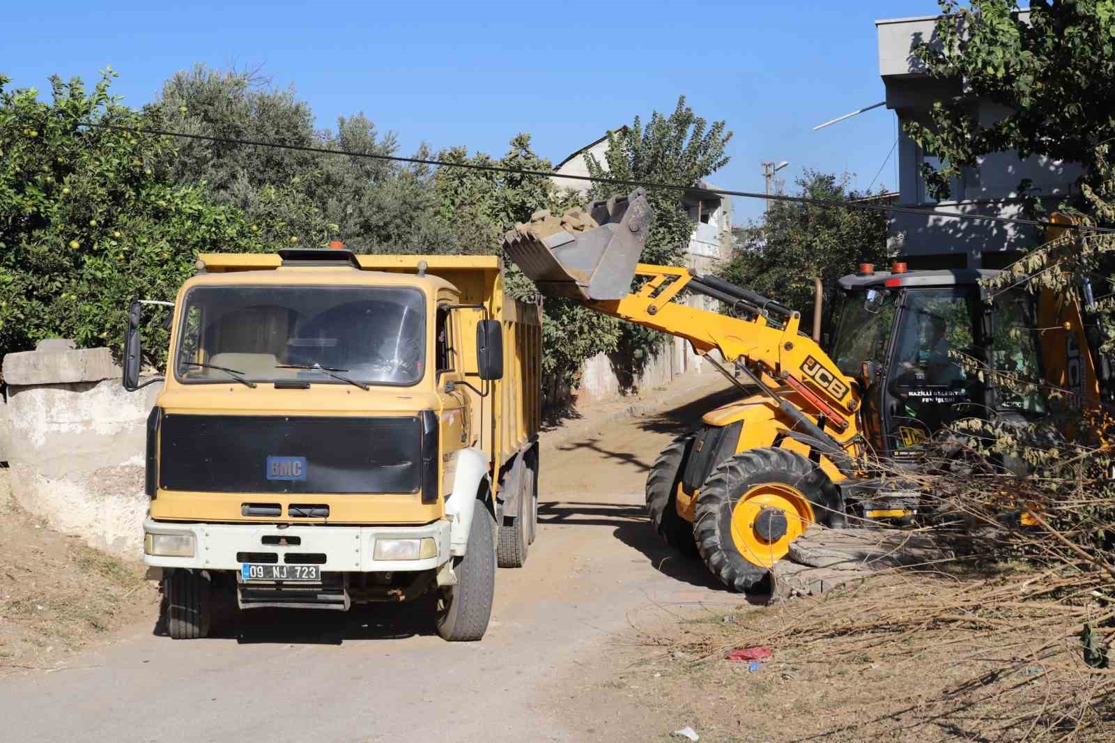 Nazilli Yeşilyurt Mahallesi’nde yollar yenileniyor
