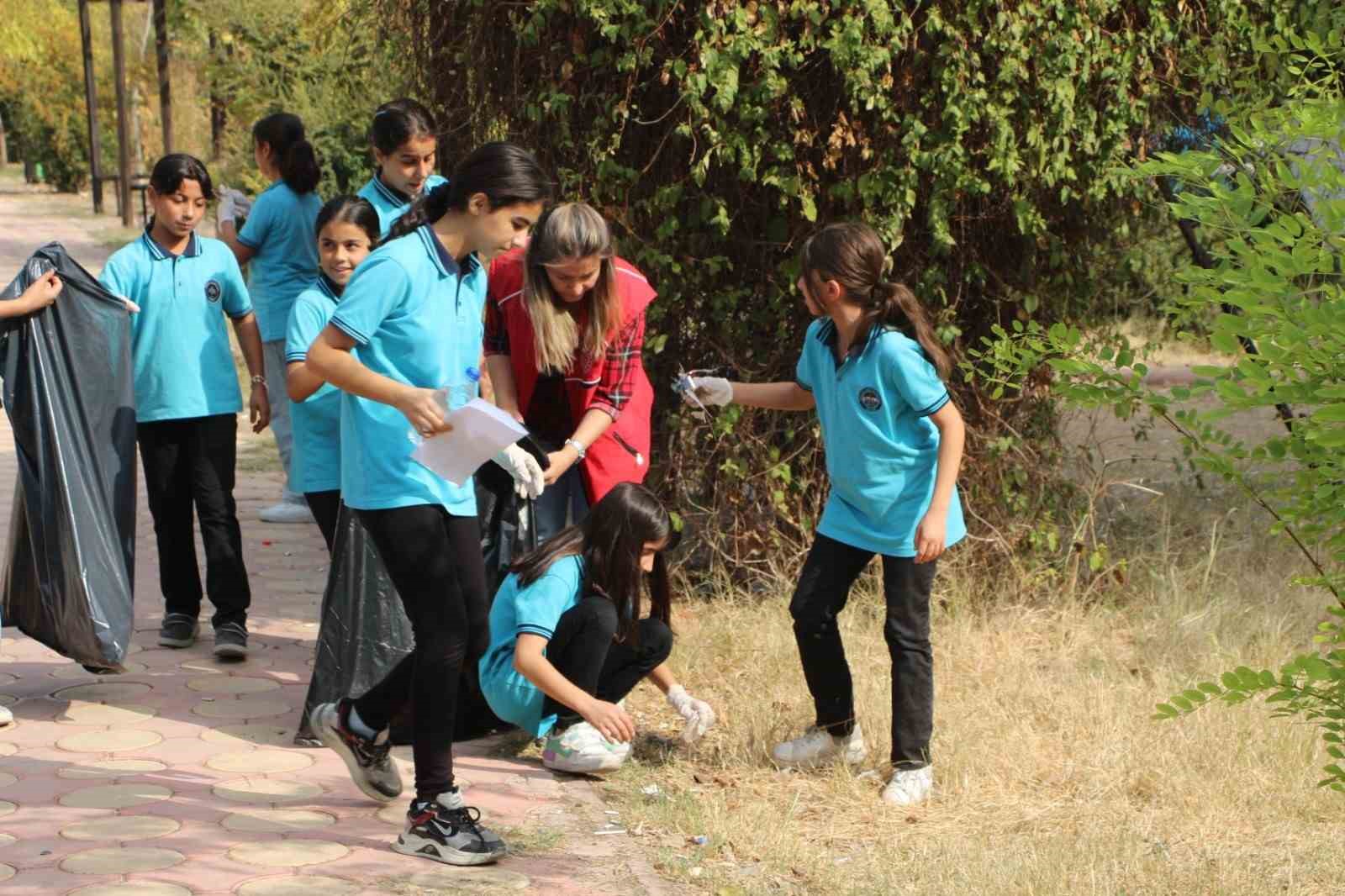 Silopi’de 40 öğrenci ile Dünya Kız Çocukları Günü etkinliği
