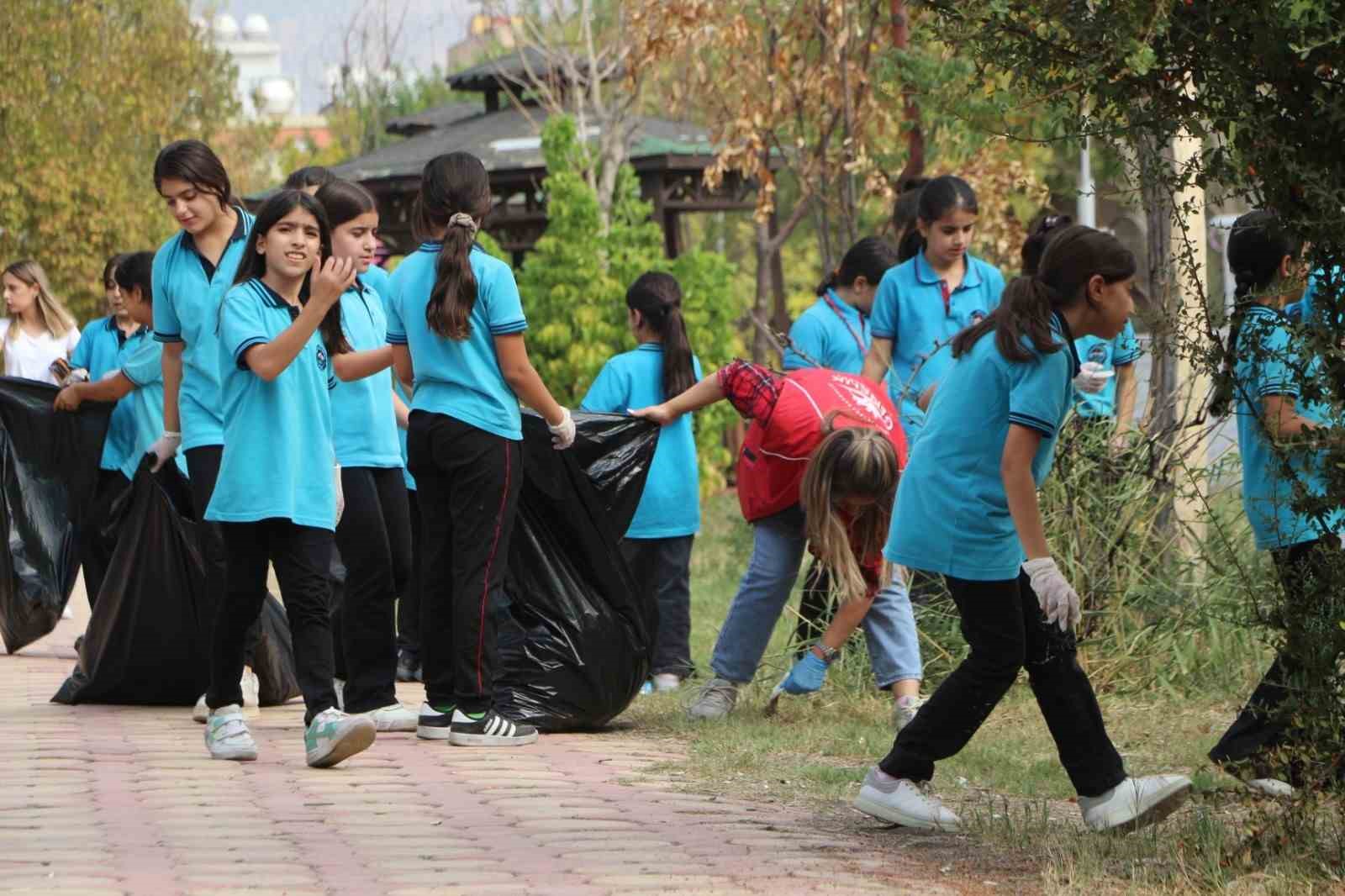 Silopi’de 40 öğrenci ile Dünya Kız Çocukları Günü etkinliği
