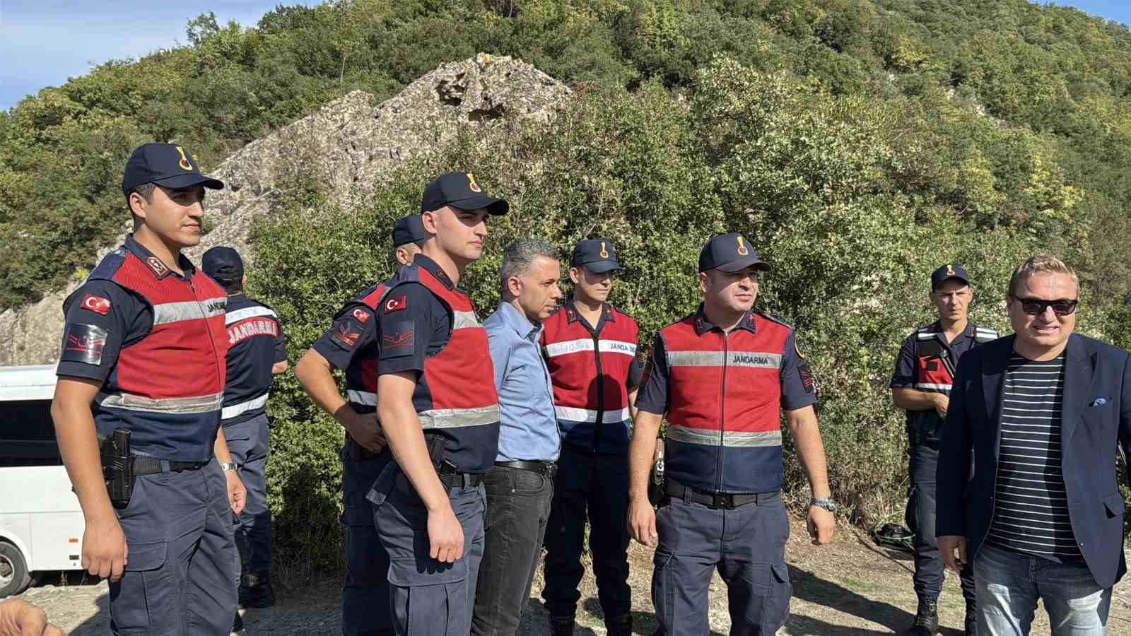 Eşini uçurumdan iterek öldürdüğü iddia edilen sanığın davasında olay yeri keşfi yapıldı
