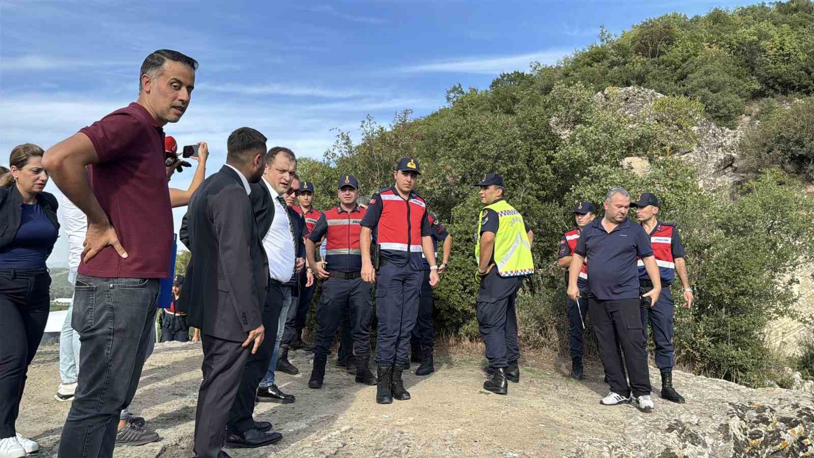 Eşini uçurumdan iterek öldürdüğü iddia edilen sanığın davasında olay yeri keşfi yapıldı
